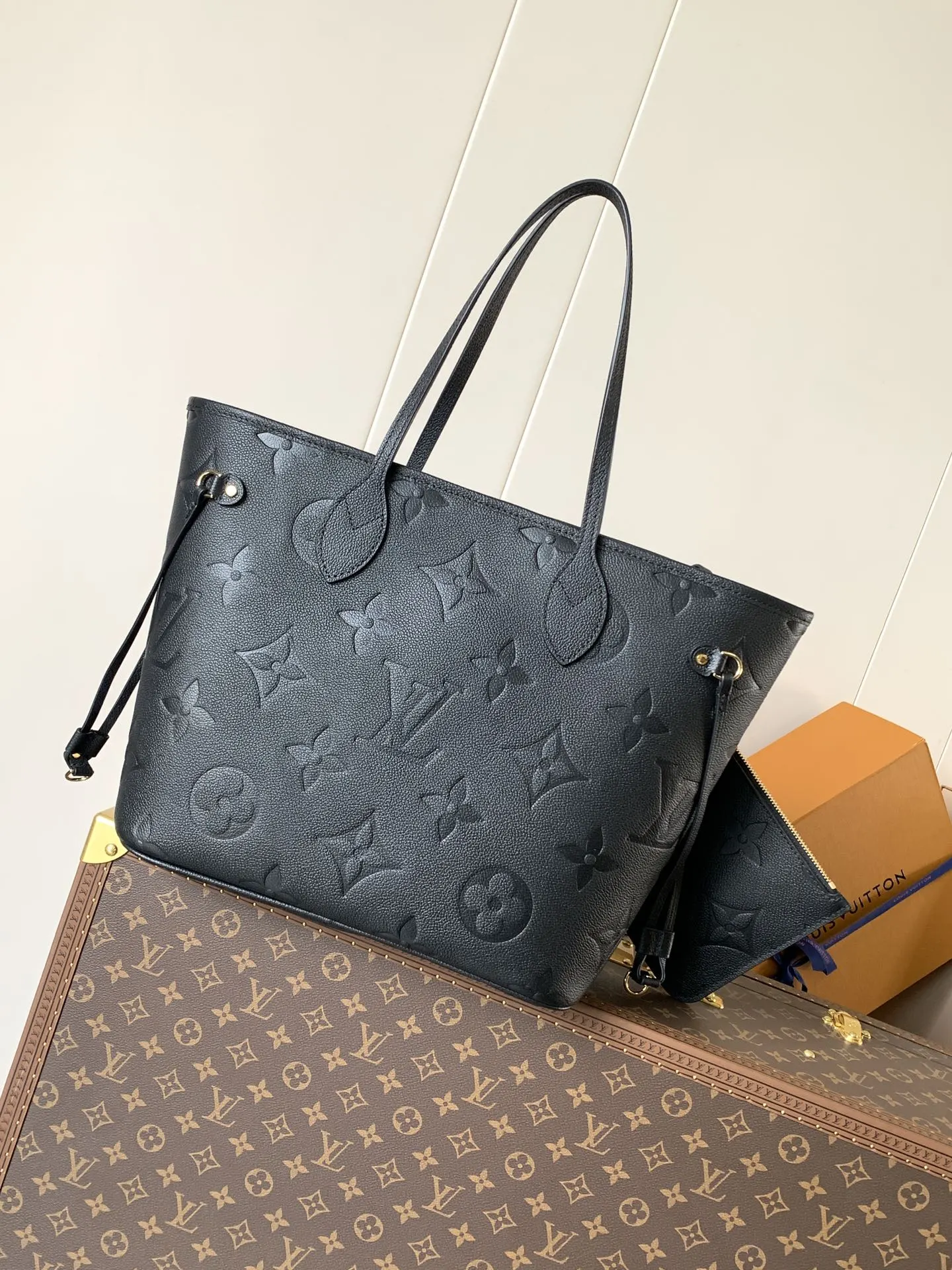 Neverfull 黑色 米白 手拿包 精致手拿款