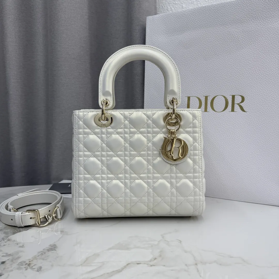 Dior Lady Dior 白色羊皮卡夹 标签细节款 经典款