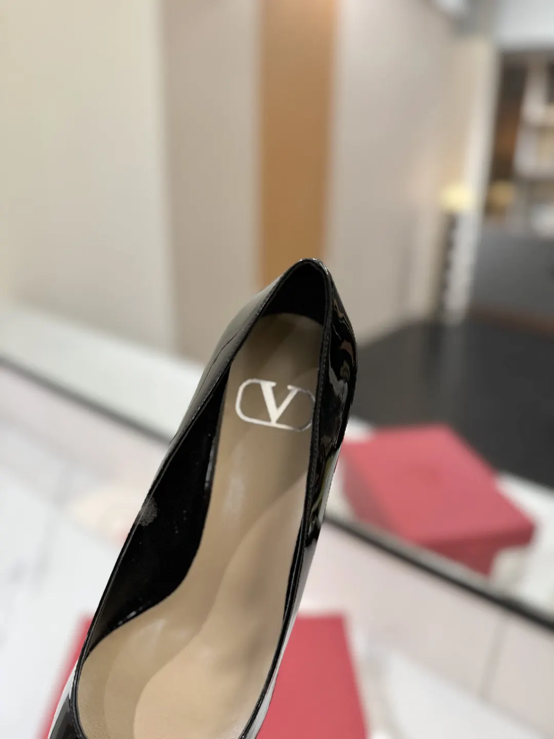 Valentino 金色 平底鞋 通勤约会款 款07