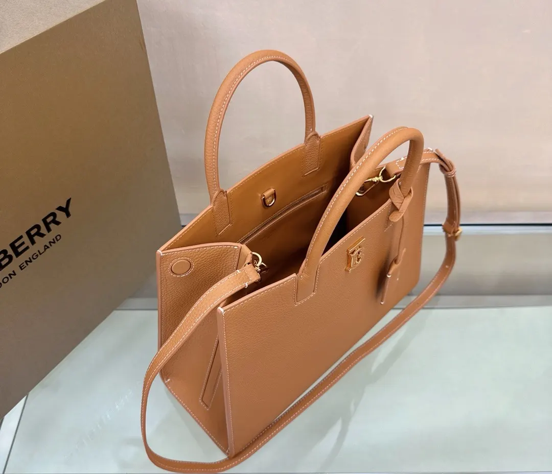 Burberry 小牛皮 托特包 大容量托特款