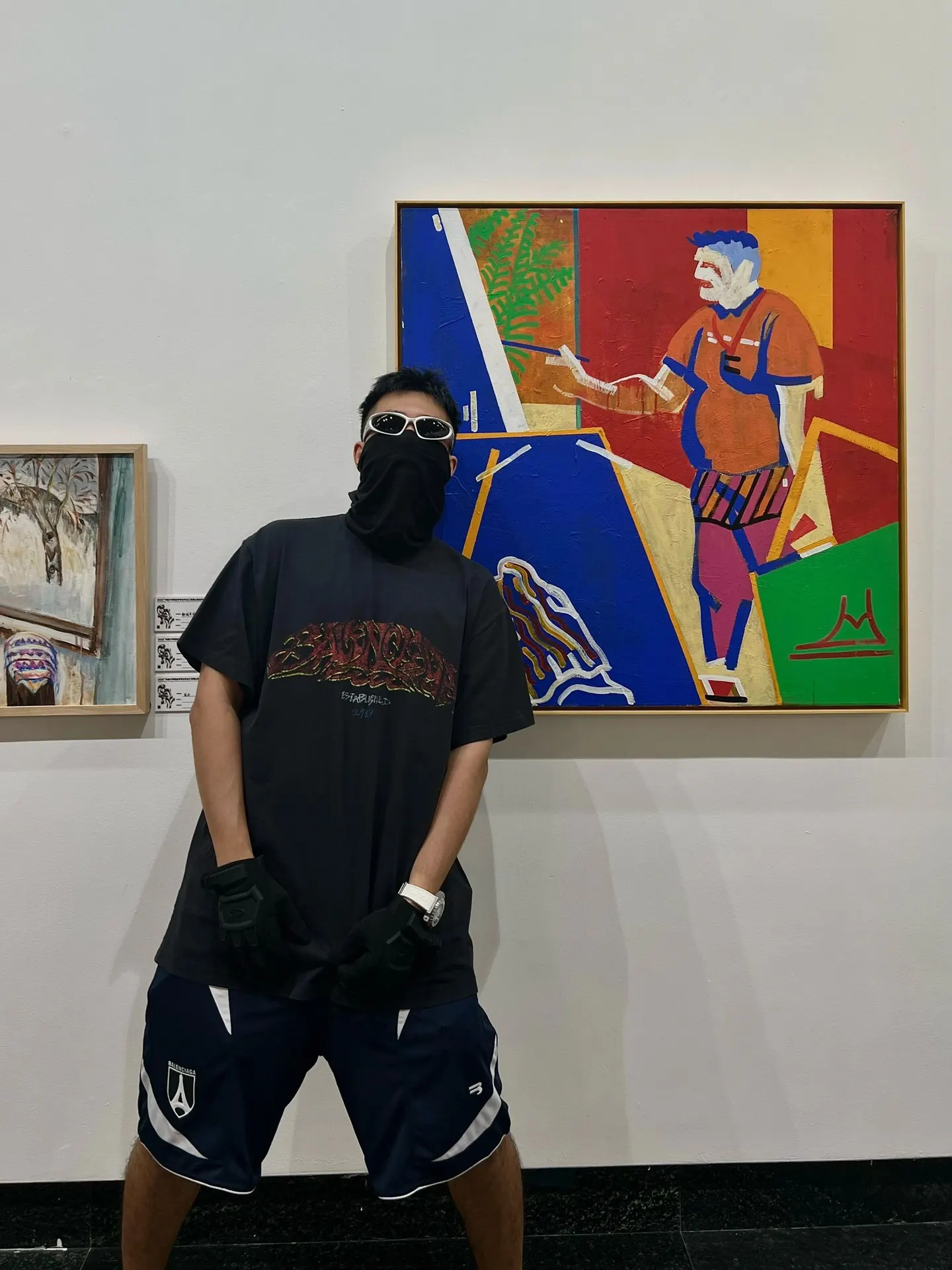Balenciaga 黑色印花短袖T恤 穿搭展示