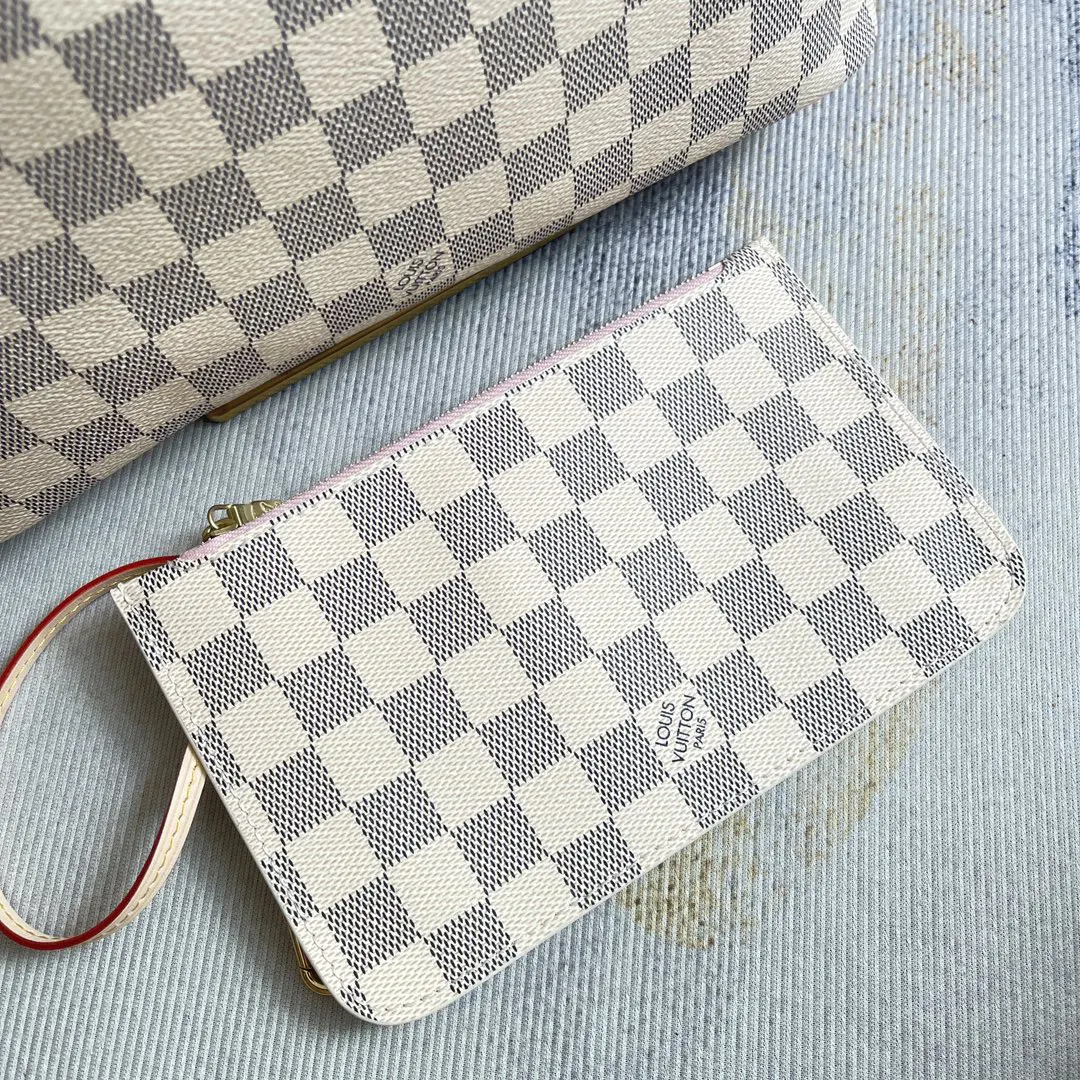 Louis Vuitton Gold Clutch Bag Leather