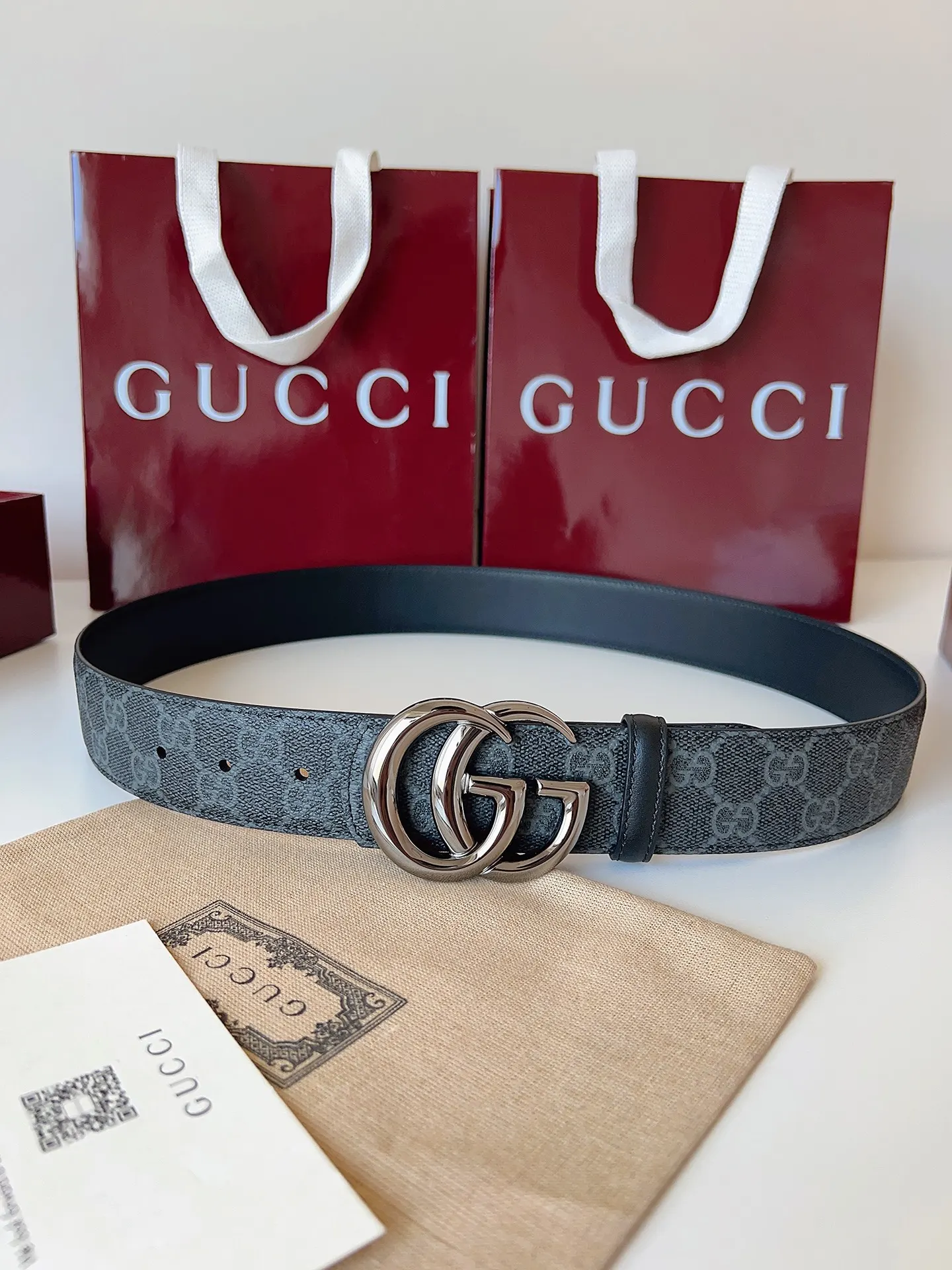 Gucci Double G 双G扣牛皮腰带