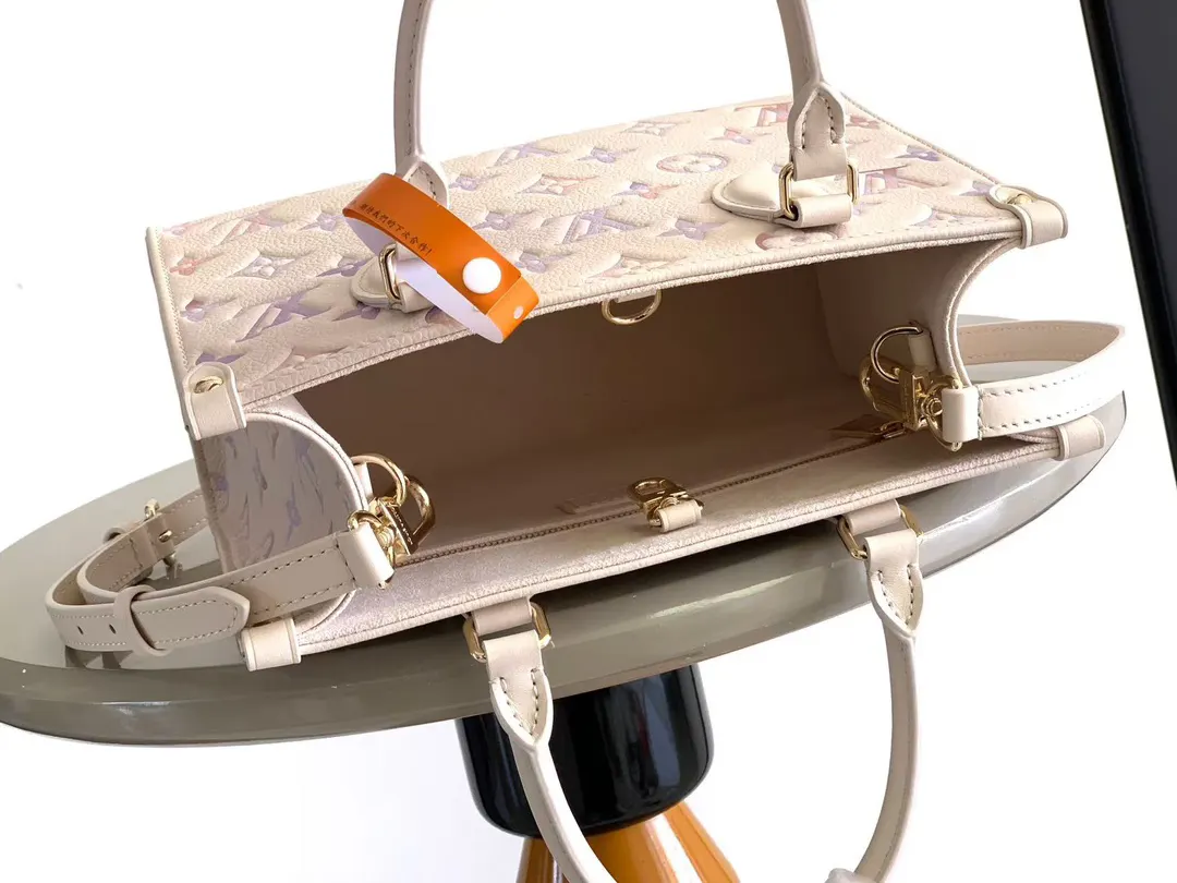 LV Onthego淺色托特包(數字8) LV Onthego淺色托特包(數字8)