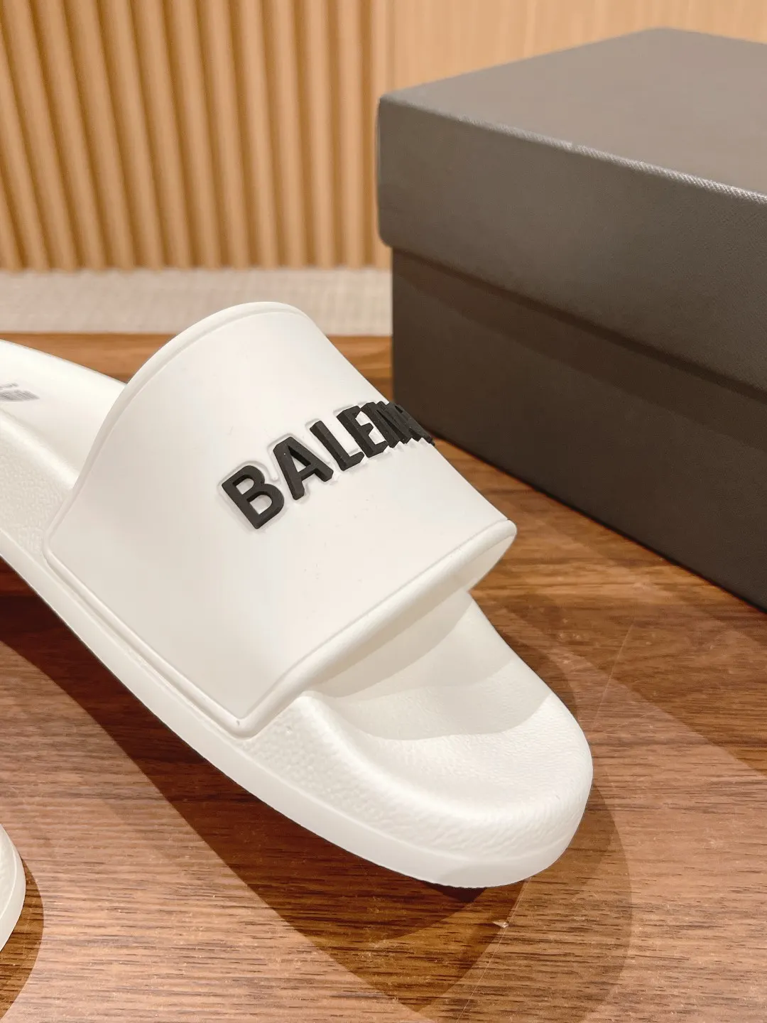Balenciaga 牛皮 运动鞋 休闲运动