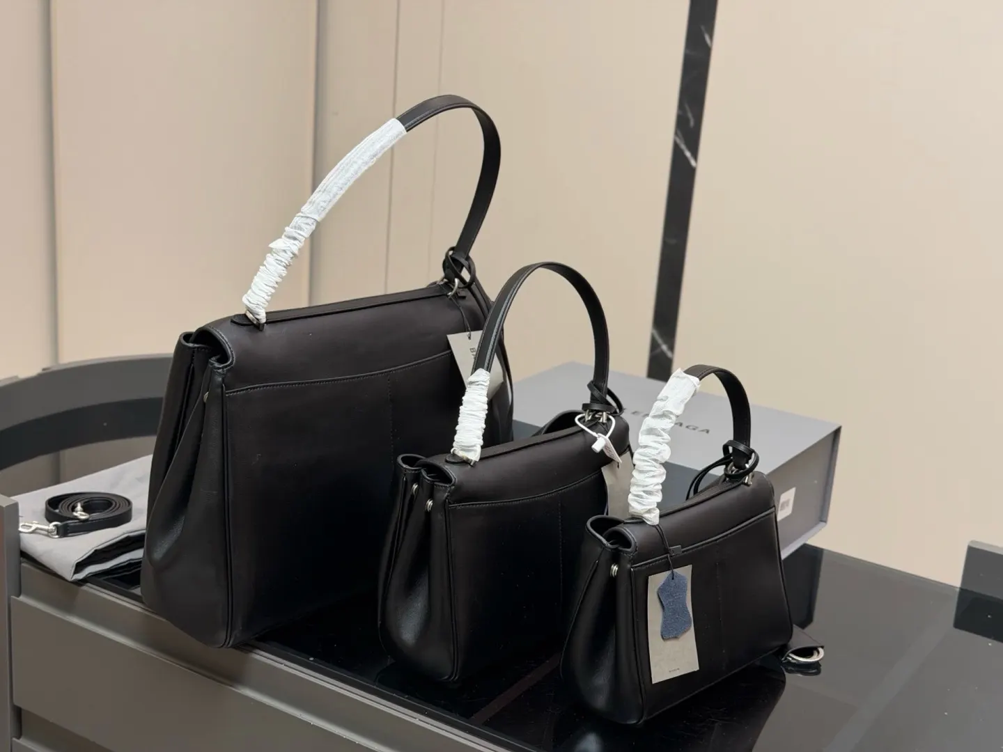 Balenciaga 巴黎世家 RODEO 托特包 矮个子也能驾驭 大容量托特款