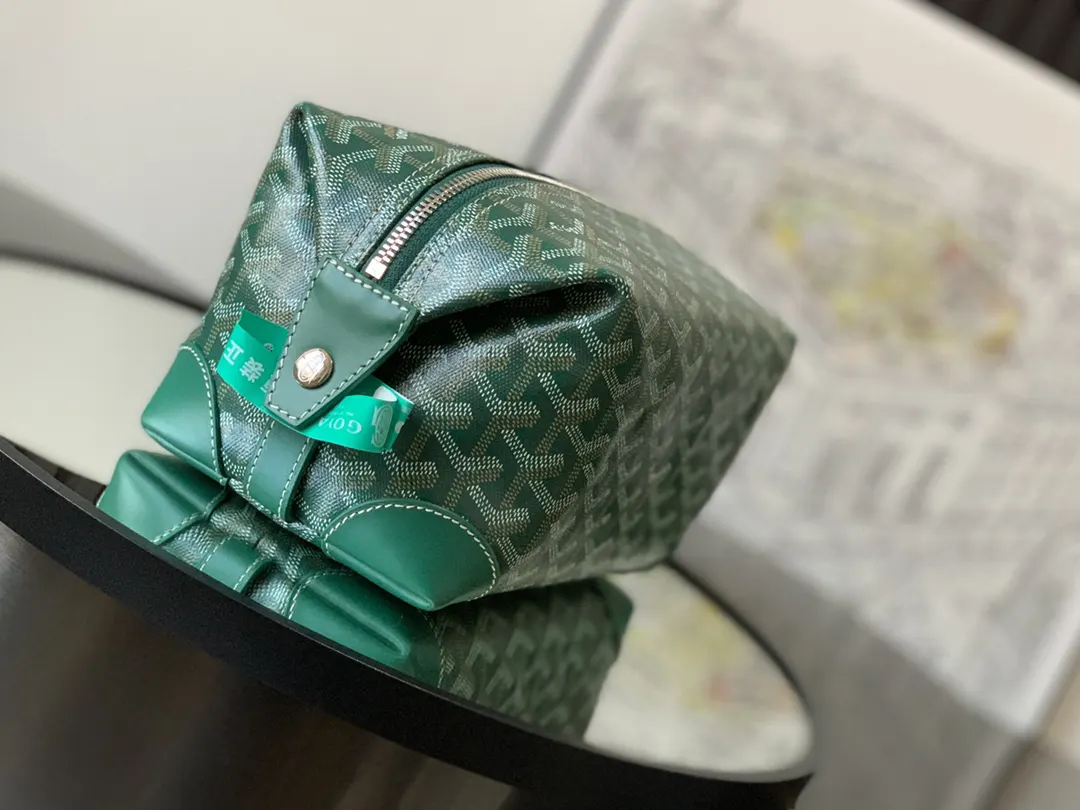 Green Fashion Item Travel