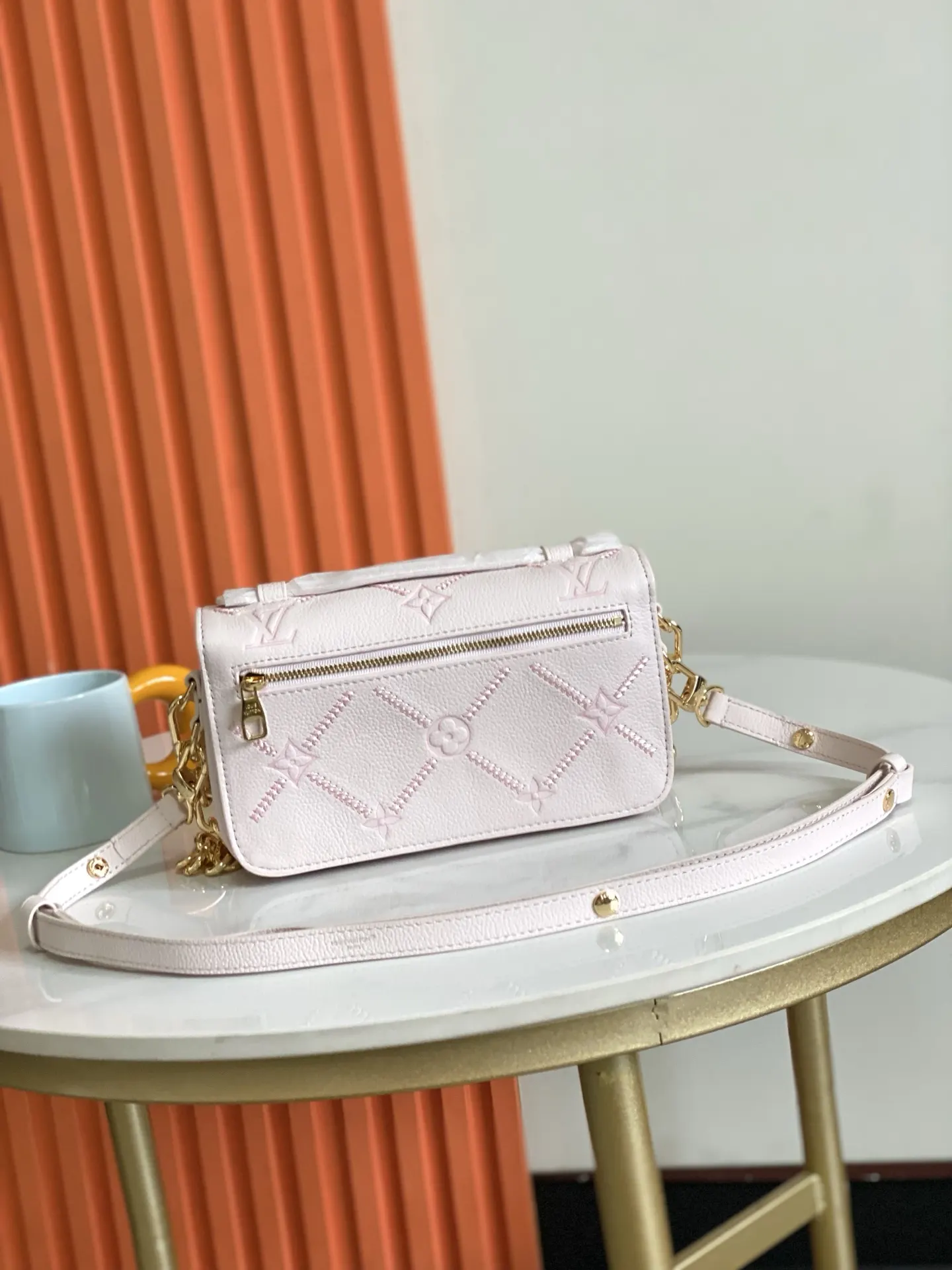 LV 牛皮 庆祝 烟花 Pochette Métis Ea 鏈條包 精致鏈條款