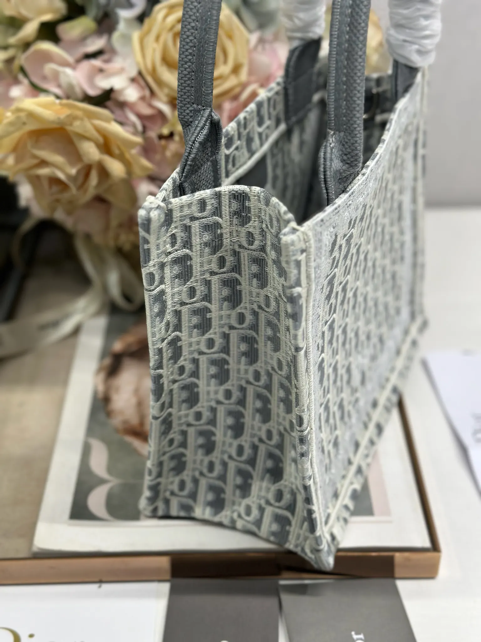 Book Tote 小小的包型装点零碎的小东西也很方便呐～ 用 时髦 托特包 大容量托特款