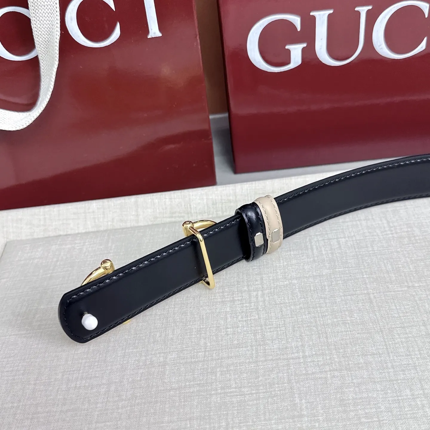 Gucci 双G扣牛皮腰带