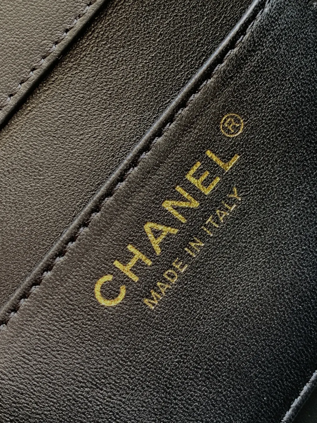 CHANEL 牛皮 腋下包 復古腋下背款(數字10) CHANEL 牛皮 腋下包 復古腋下背款(數字10)
