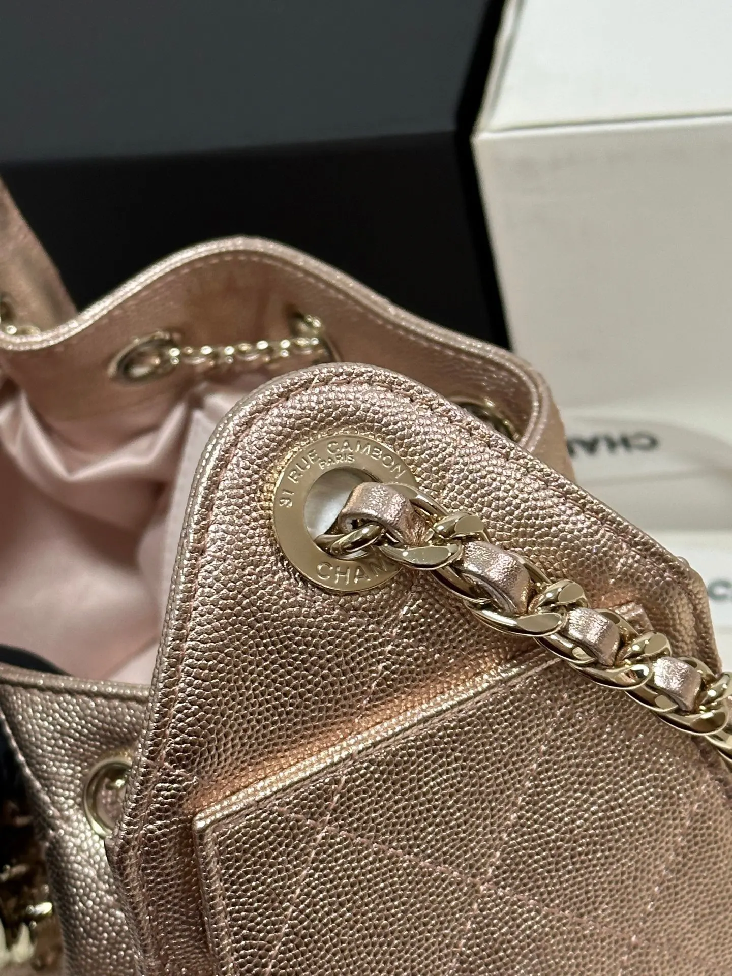 CHANEL 白色 金色 小牛皮 腋下包 復古腋下背款