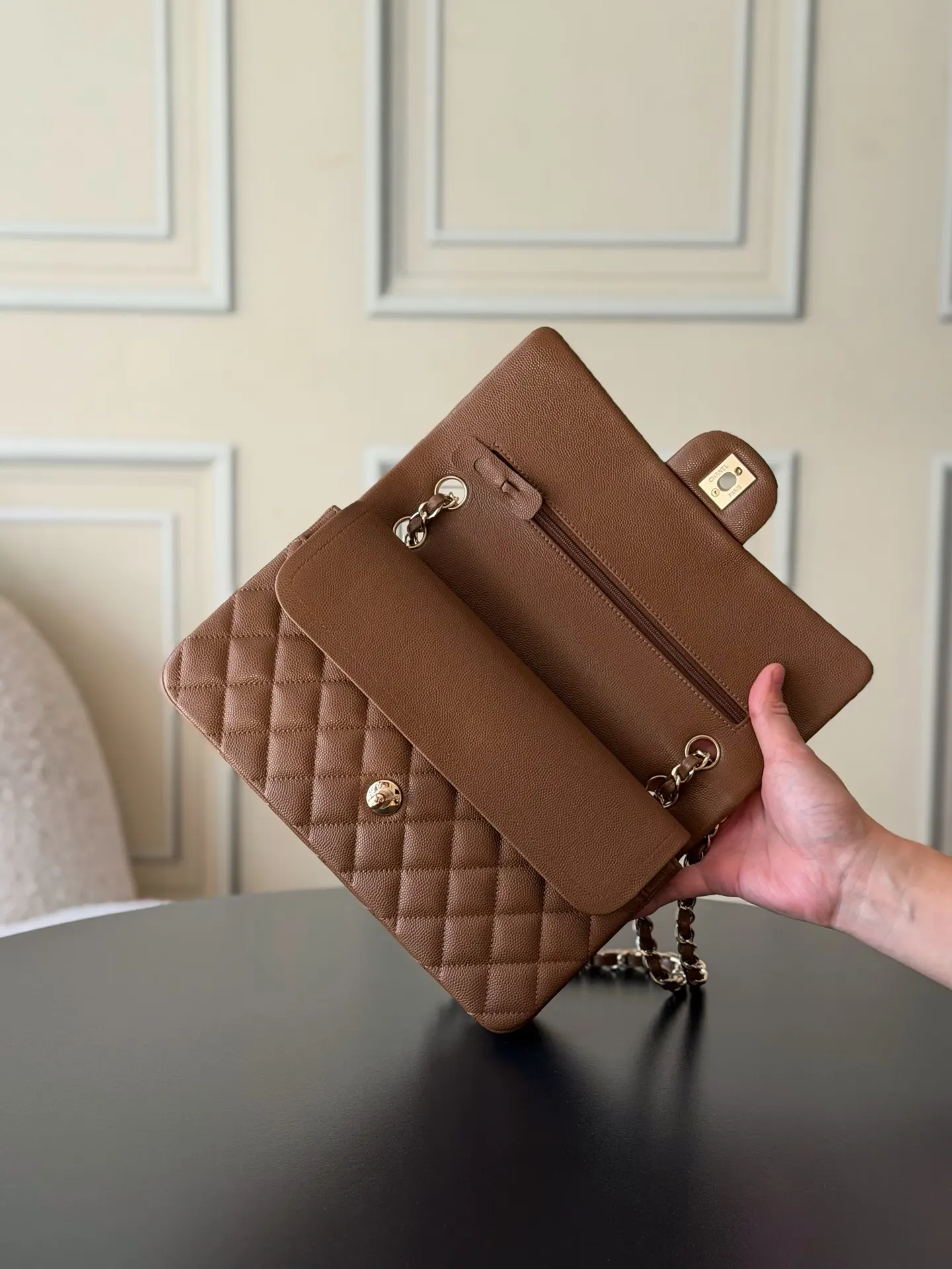 Chanel 棕色牛皮菱格鏈條包 金扣