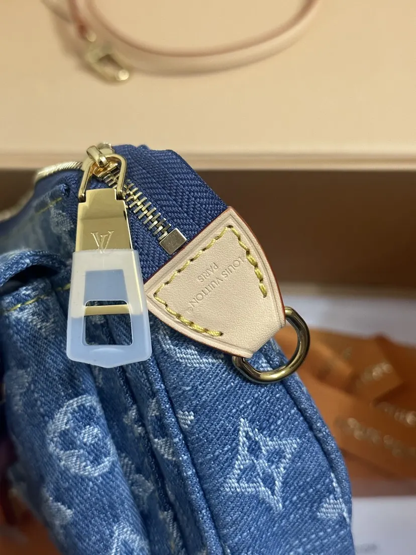 蓝色 POCHETTE ACCE 腋下包 复古腋下背款