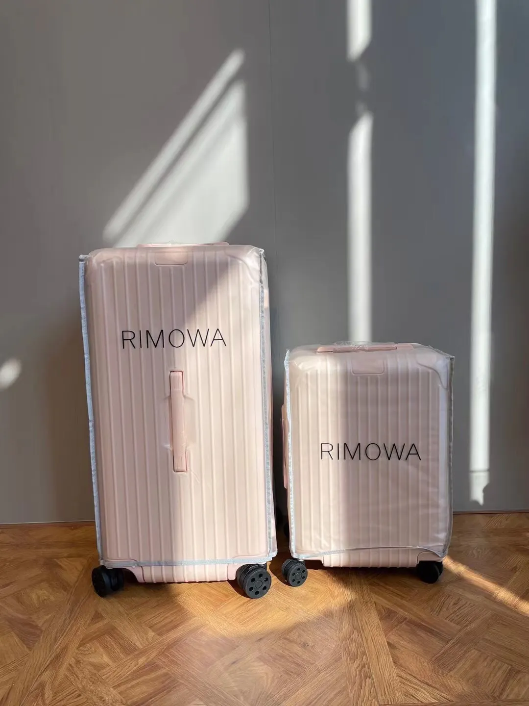 黑色 白色 rimowa日默瓦花瓣粉行李箱 登机箱 旅行箱 托运 旅行拉杆款 輕便出行款