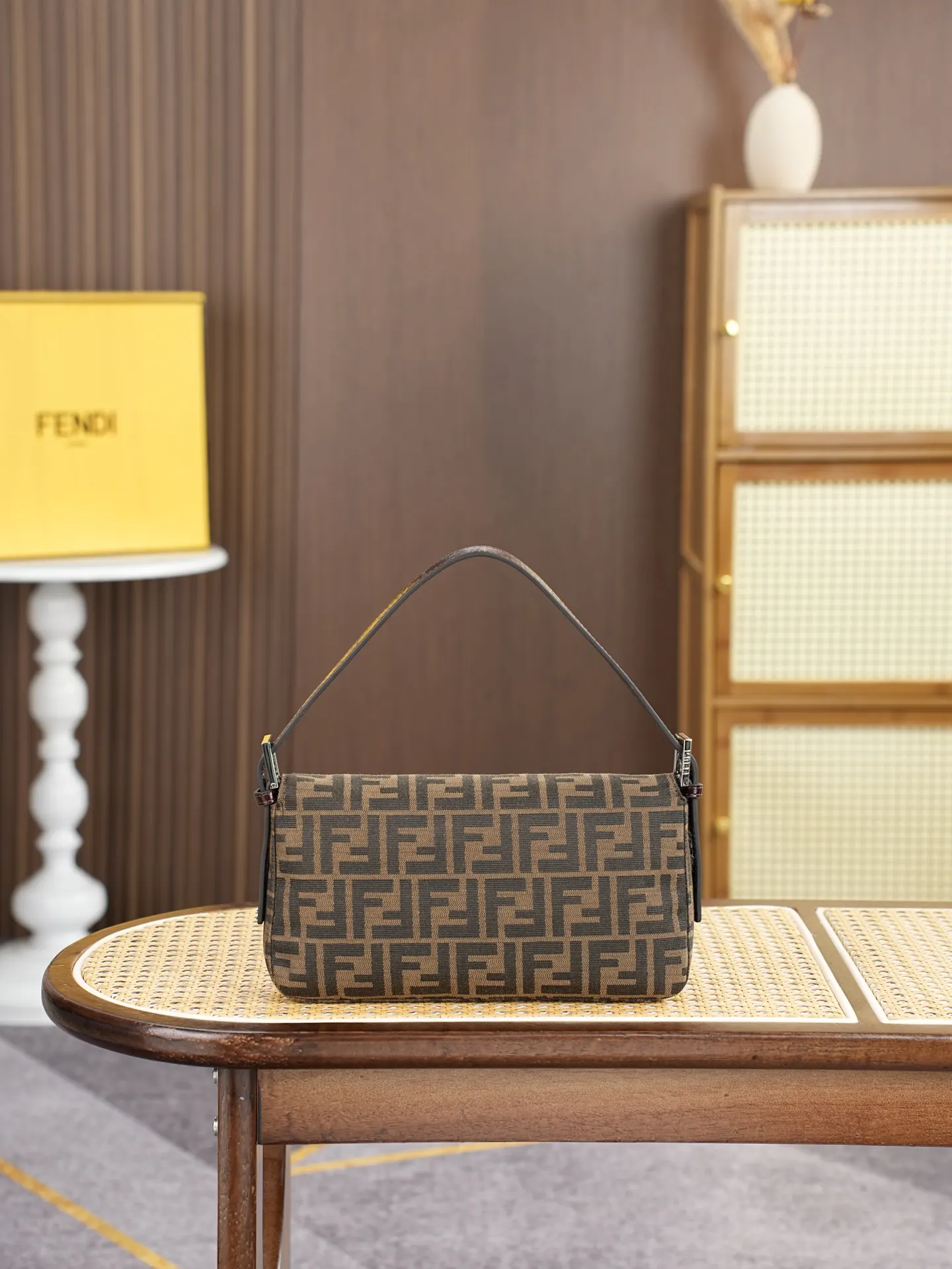 Fendi 腋下包 復古腋下背款