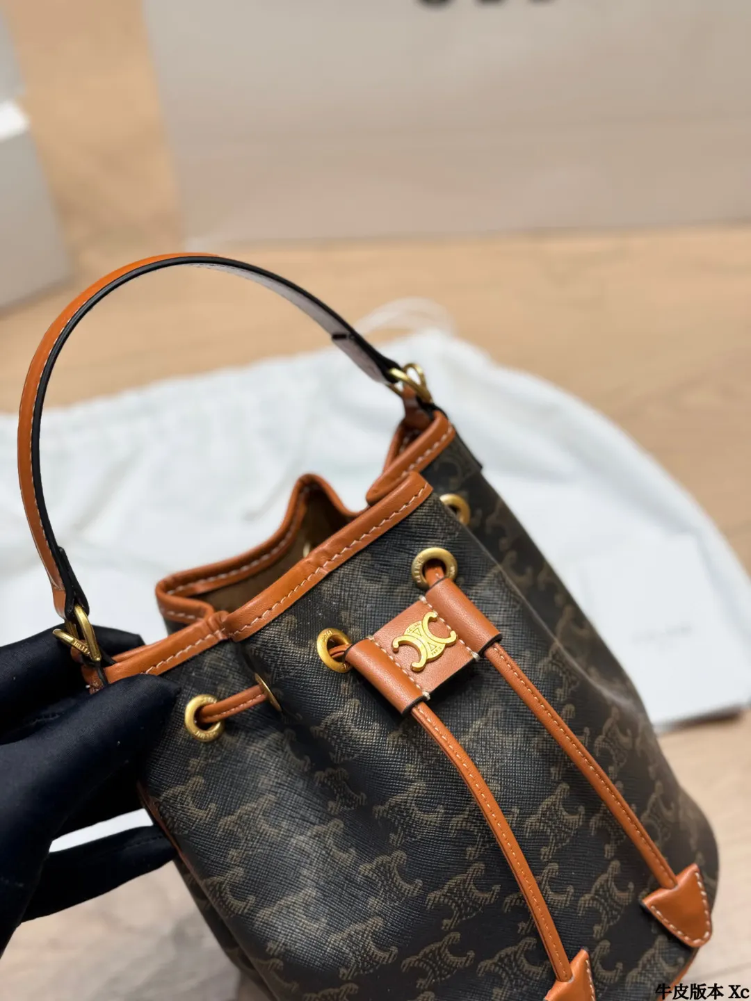 Celine Triomphe 老花 小牛皮 收納包 旅行收納款