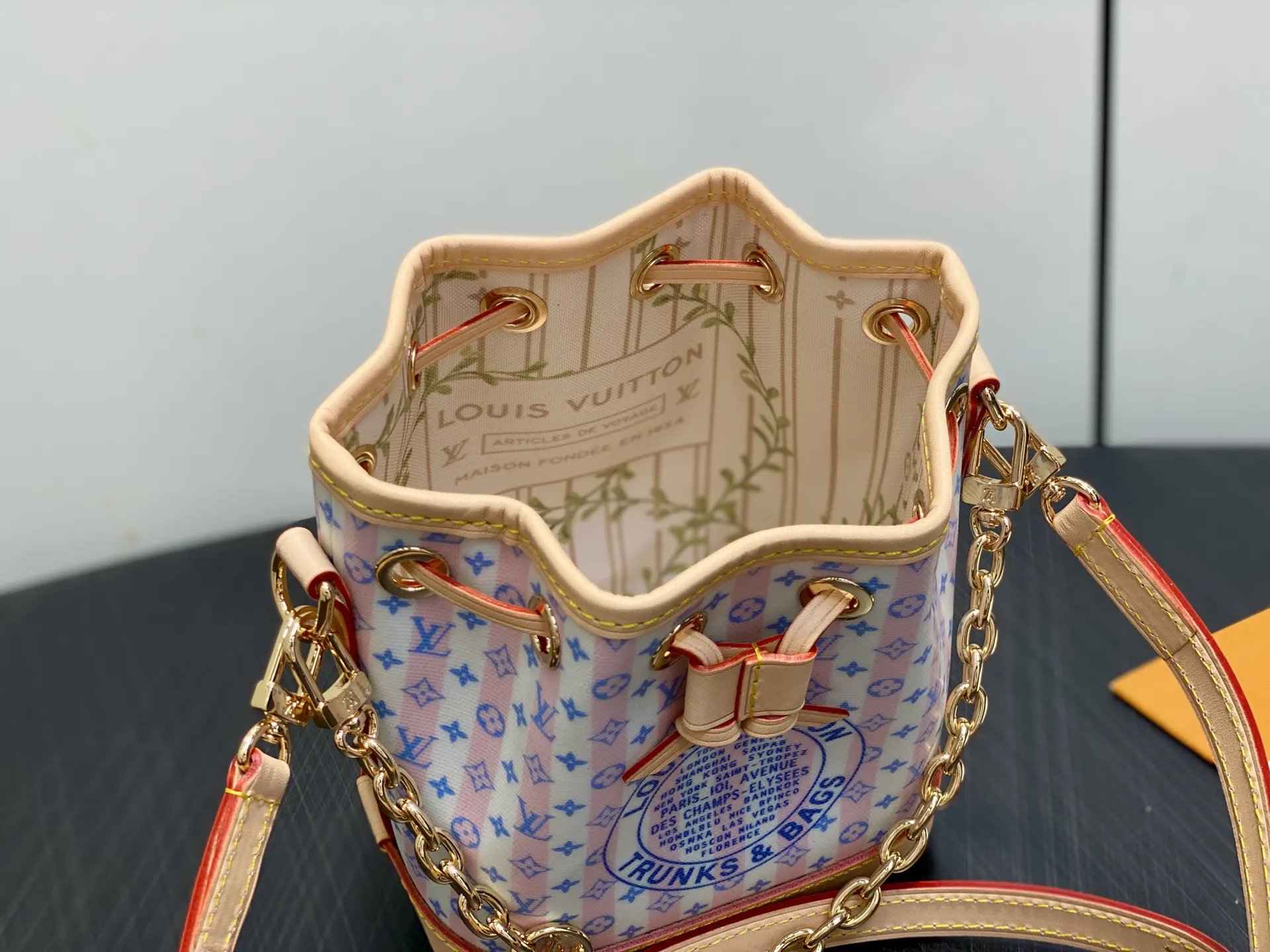 LV 粉色 帆布 鏈條包 精致鏈條款(數字10) LV 粉色 帆布 鏈條包 精致鏈條款(數字10)