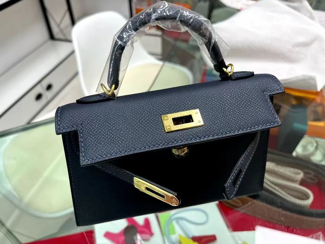 Hermès 迷你皮革手提包 黑色金扣