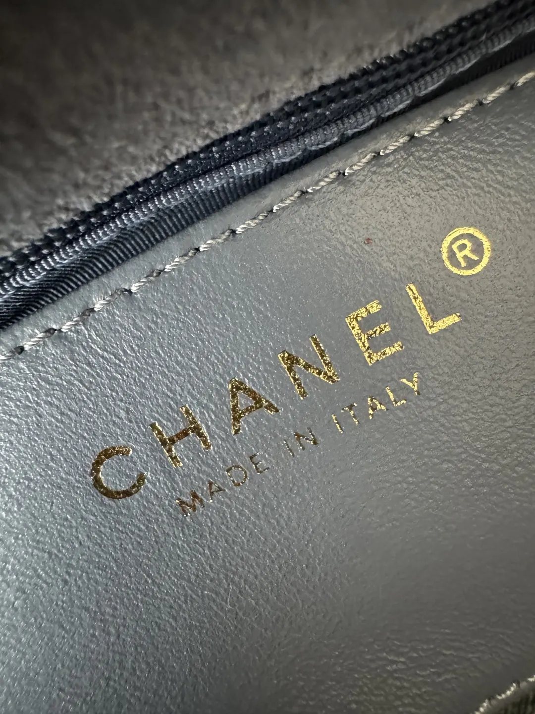 Chanel 麂皮 翻盖 链条包