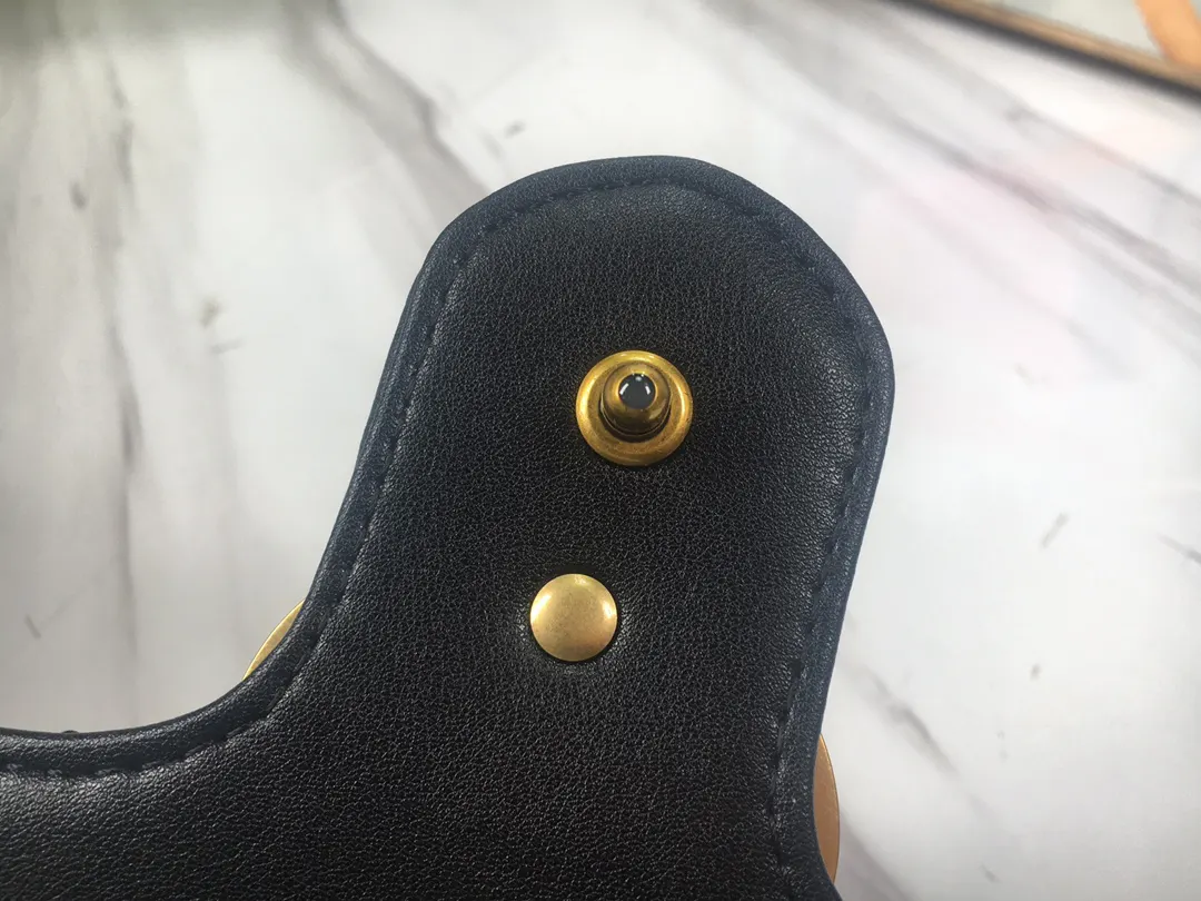Gucci Marmont 牛皮链条包 单肩斜挎