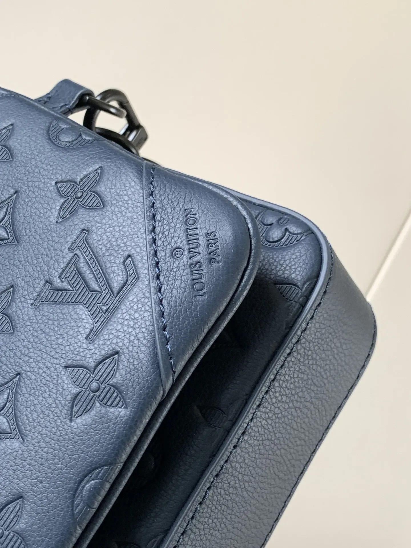 LV messenger bag Image 5 LV messenger bag Image 5