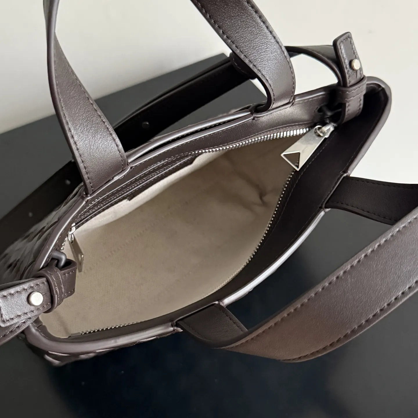Bottega Veneta 牛皮 托特包 大容量托特款