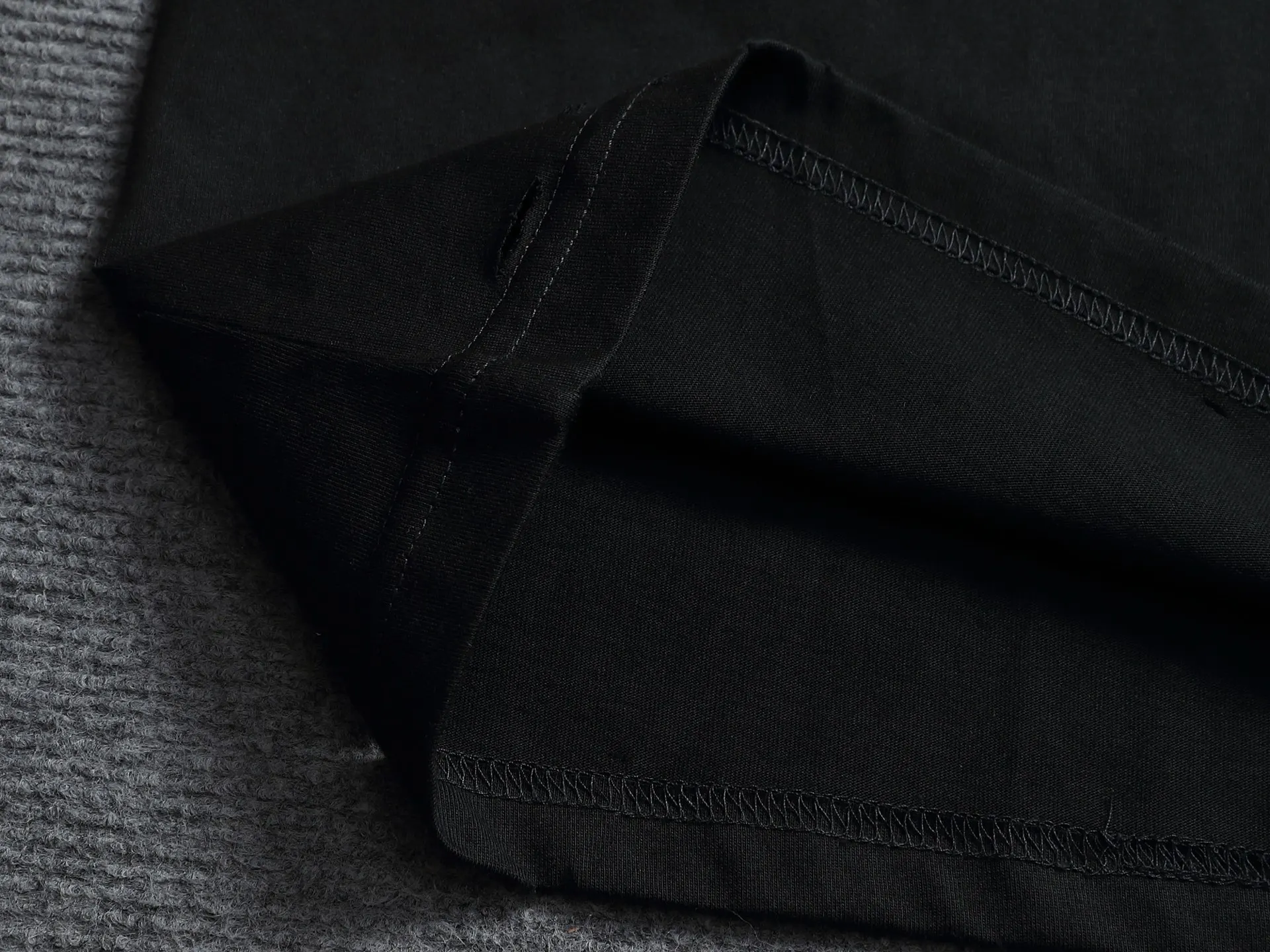 Balenciaga 黑色 Logo 短袖T恤(數字6) Balenciaga 黑色 Logo 短袖T恤(數字6)