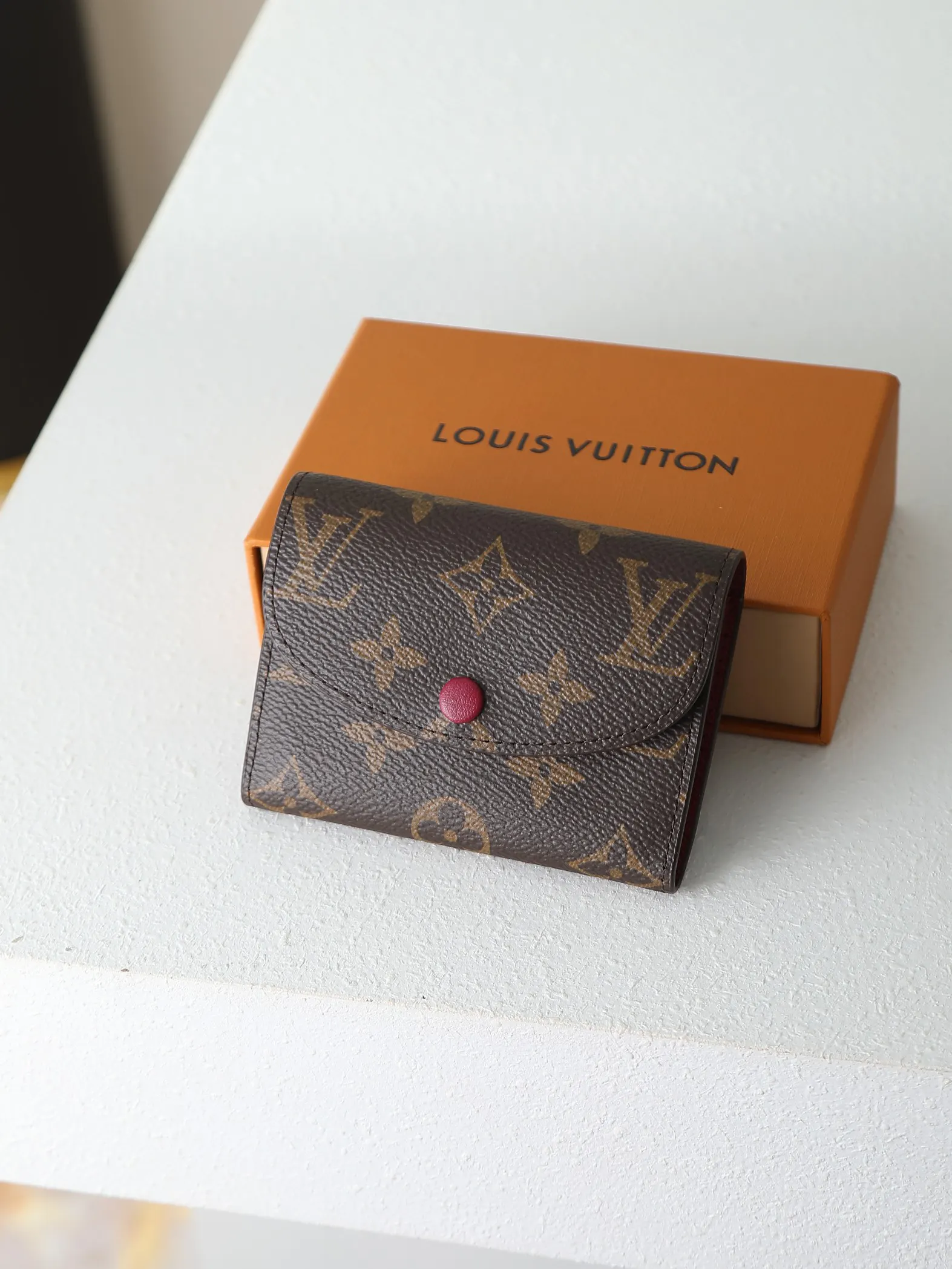 LV zipper wallet Image 2 LV zipper wallet Image 2