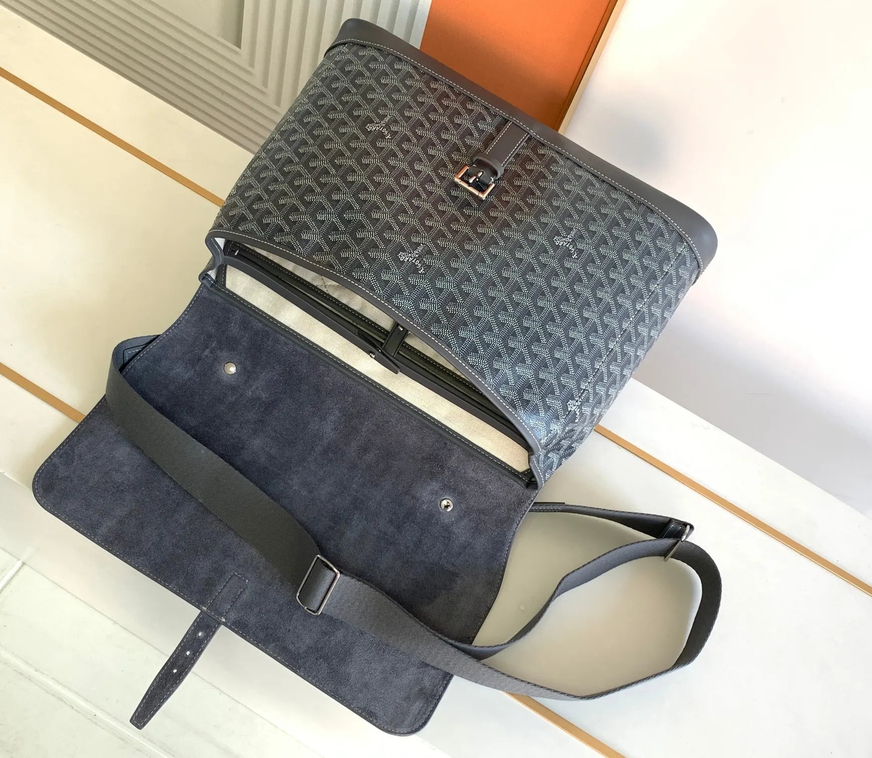 Briefcase Business Commuter Classic Leather