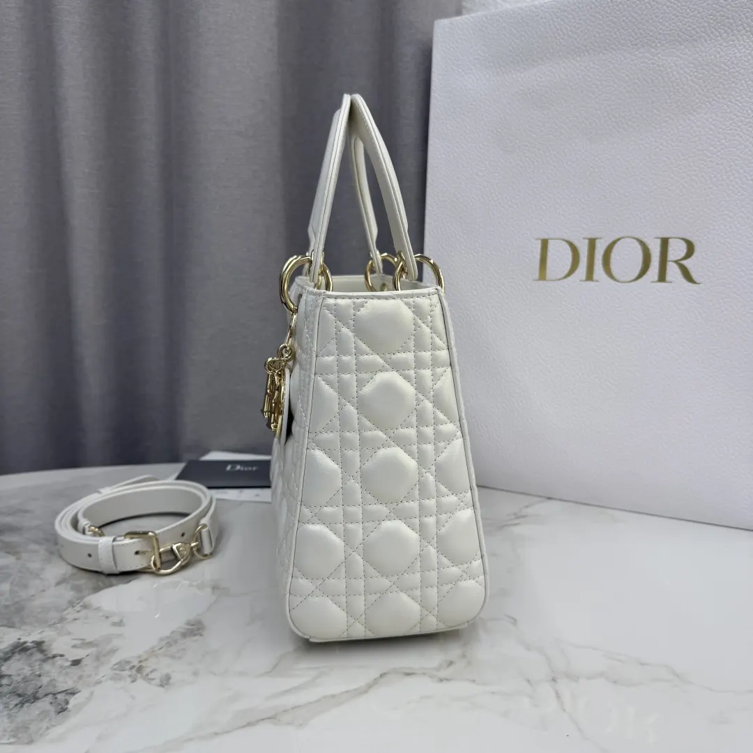 Dior Lady Dior 白色羊皮卡夹 标签细节款 经典款
