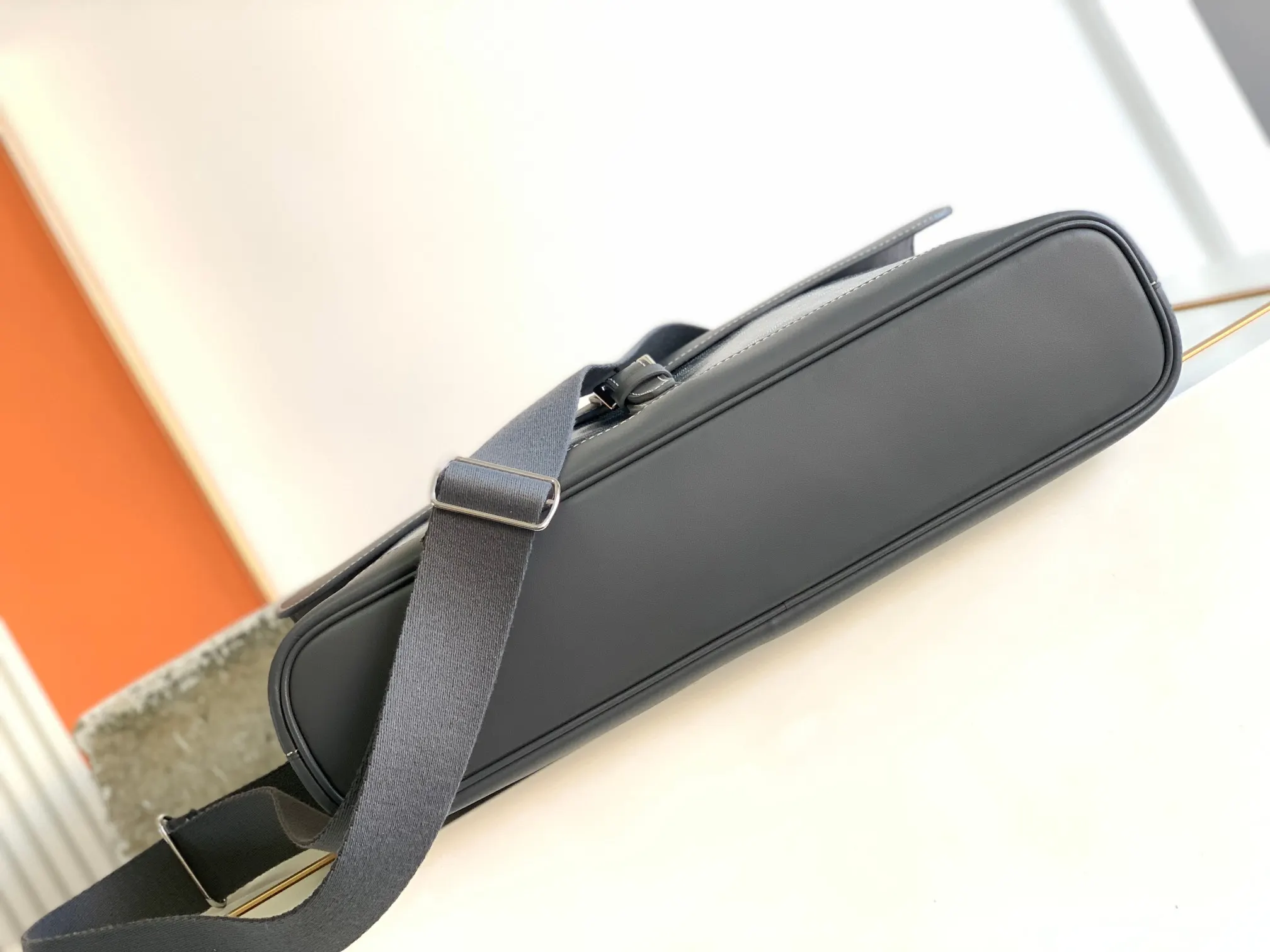 Briefcase Business Commuter Classic Leather