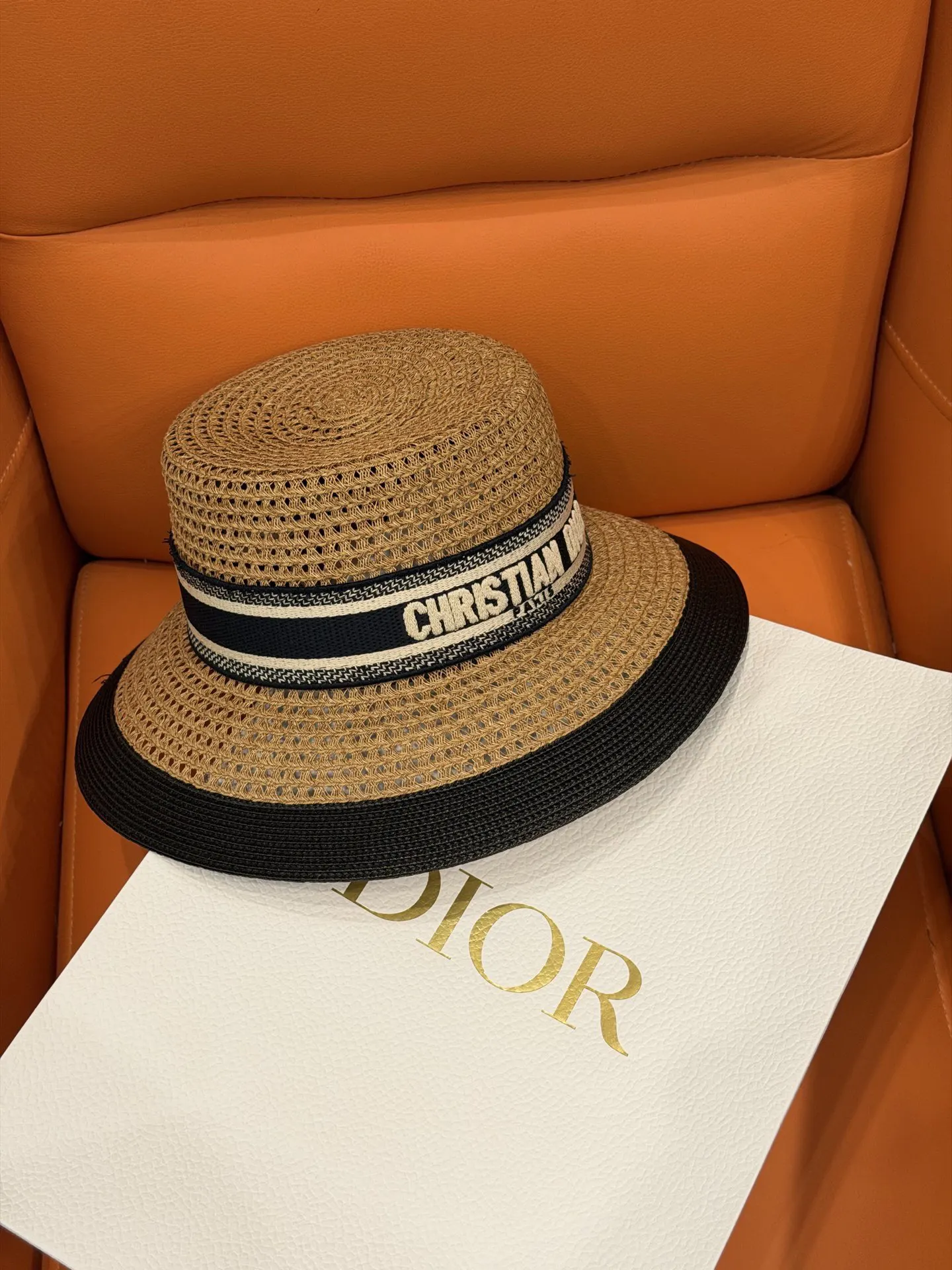 Dior 草编渔夫帽 黑色织带 帽子