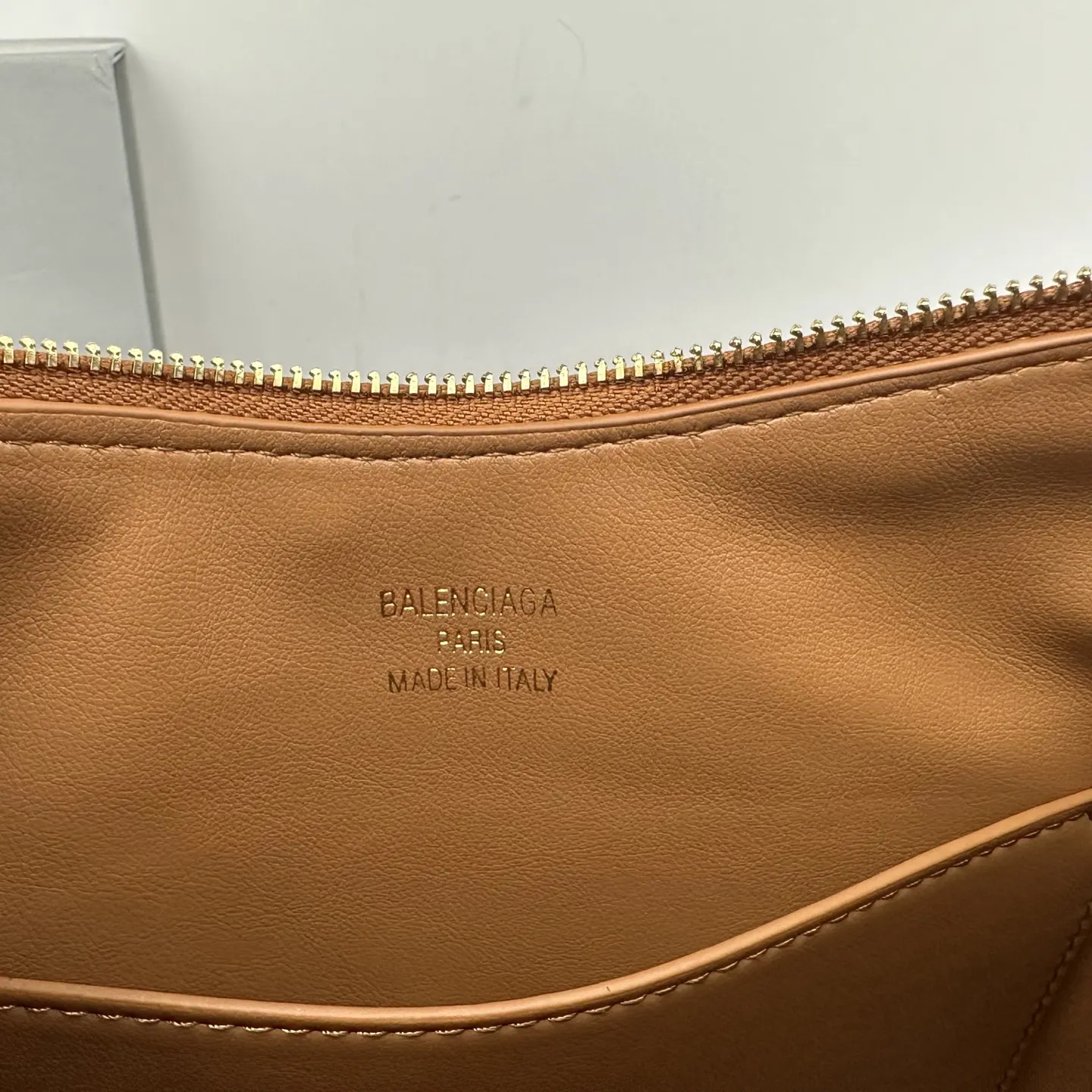 Balenciaga Rodeo 牛皮 腋下包 簡約腋下(數字8) Balenciaga Rodeo 牛皮 腋下包 簡約腋下(數字8)