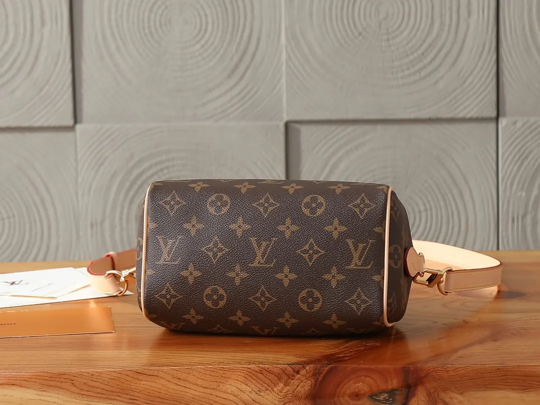 LV Speedy 旅行袋 大容量出行款(數字8) LV Speedy 旅行袋 大容量出行款(數字8)