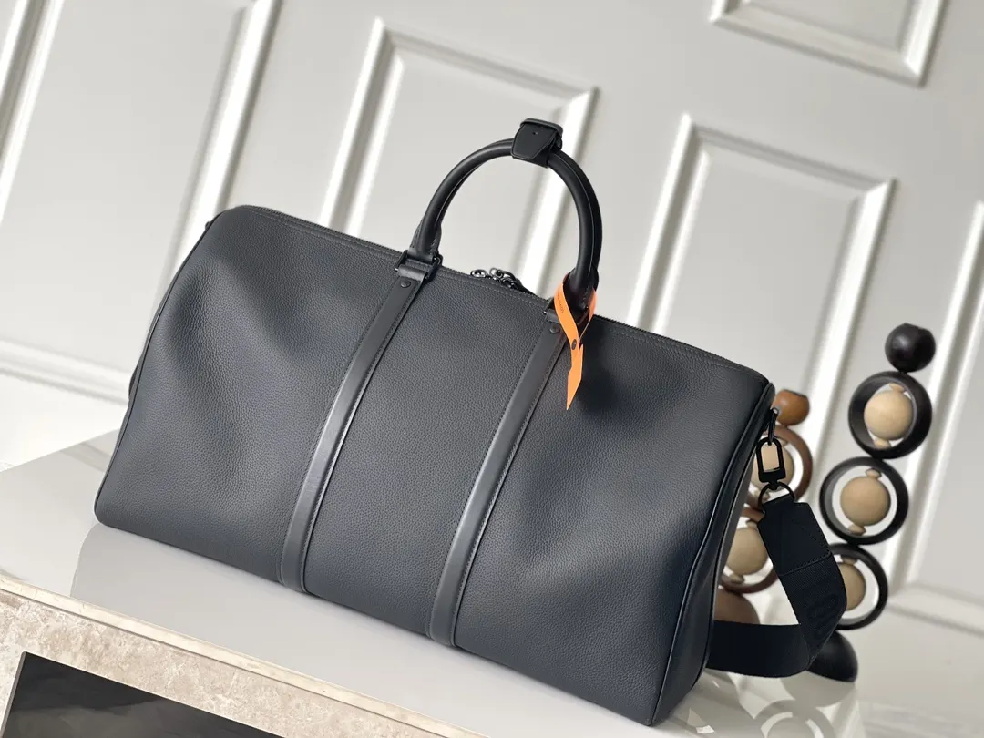 Louis Vuitton Black Fashion Item Travel Leather