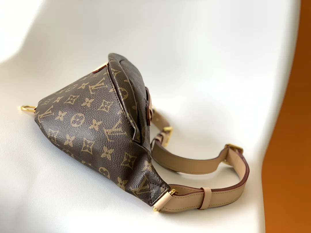 LV 帆布 BU AG 腰包由經典Mo休閒腰包款