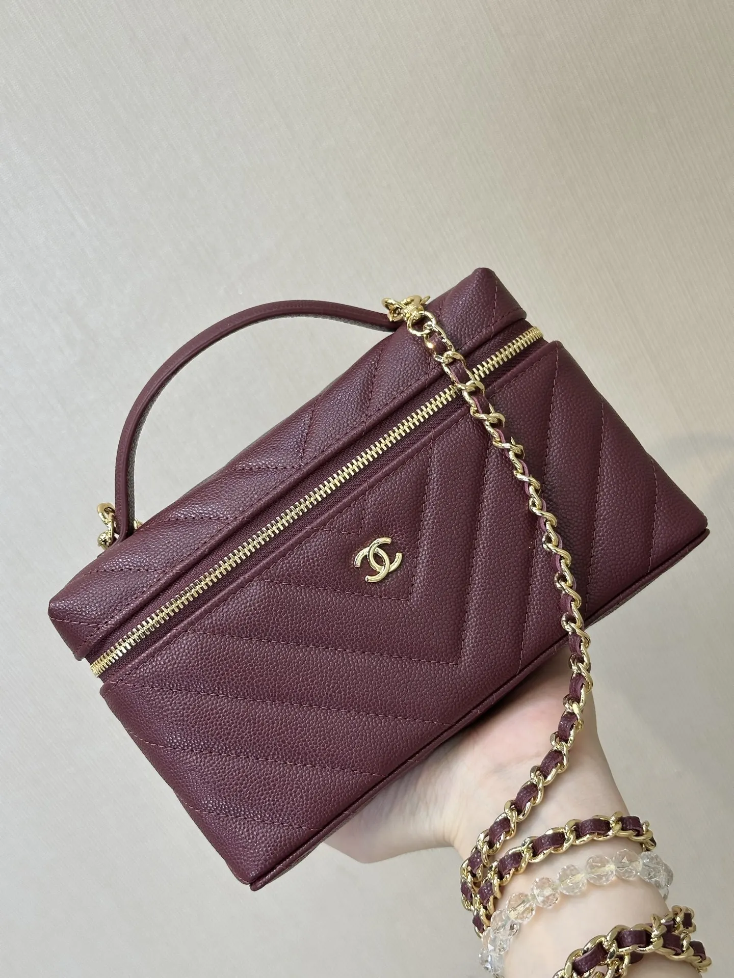 CHANEL 上香奶奶独特的v纹 多了几分富贵优雅感 链条包 精致链条款