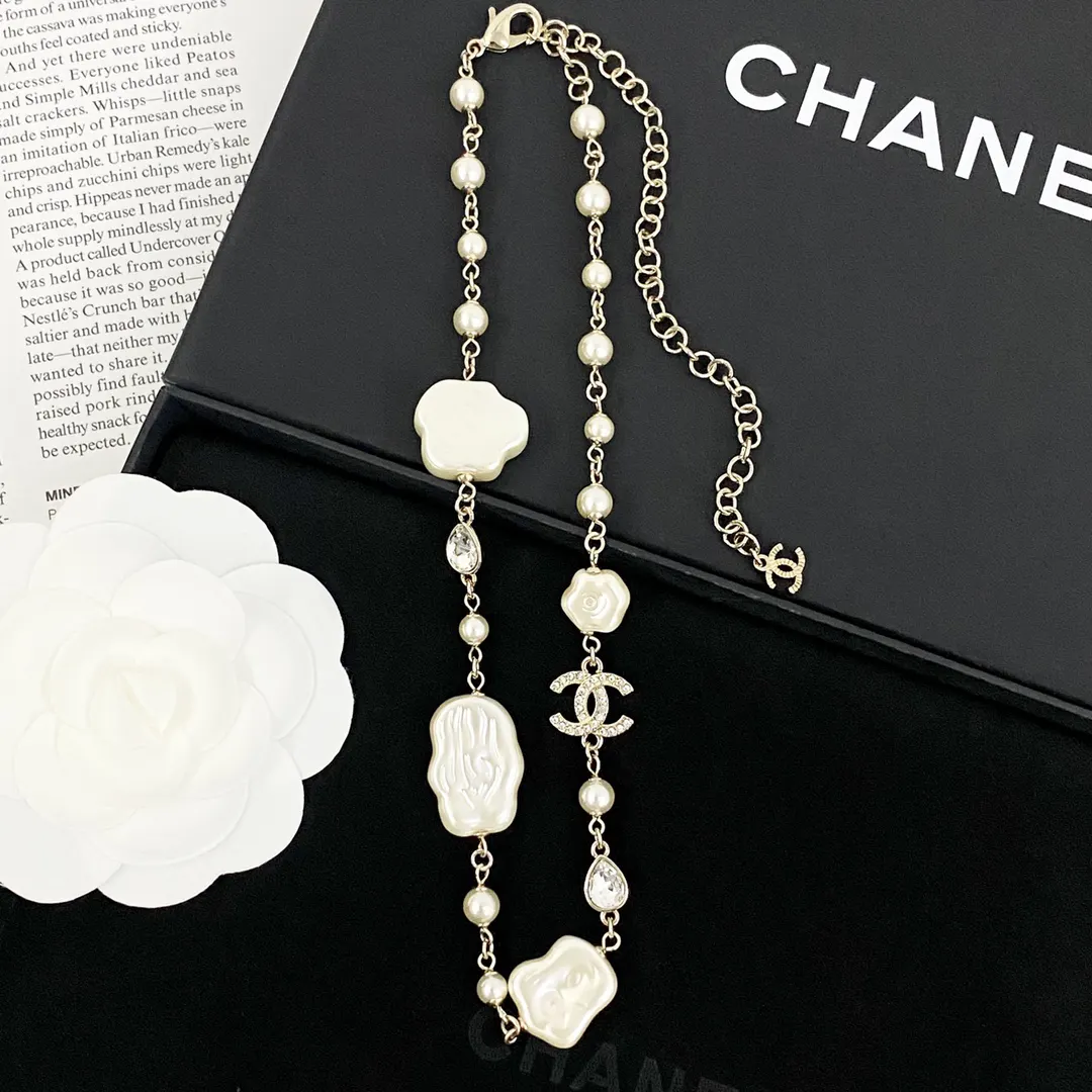 Chanel 珍珠 双C 满钻 贝母 项链 精致锁骨链
