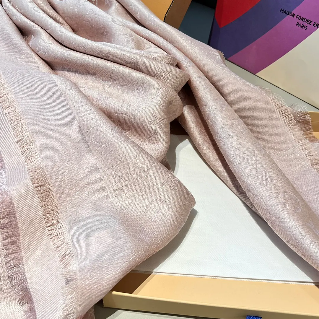 Louis Vuitton 粉色 Mo披肩 保暖披肩 围巾
