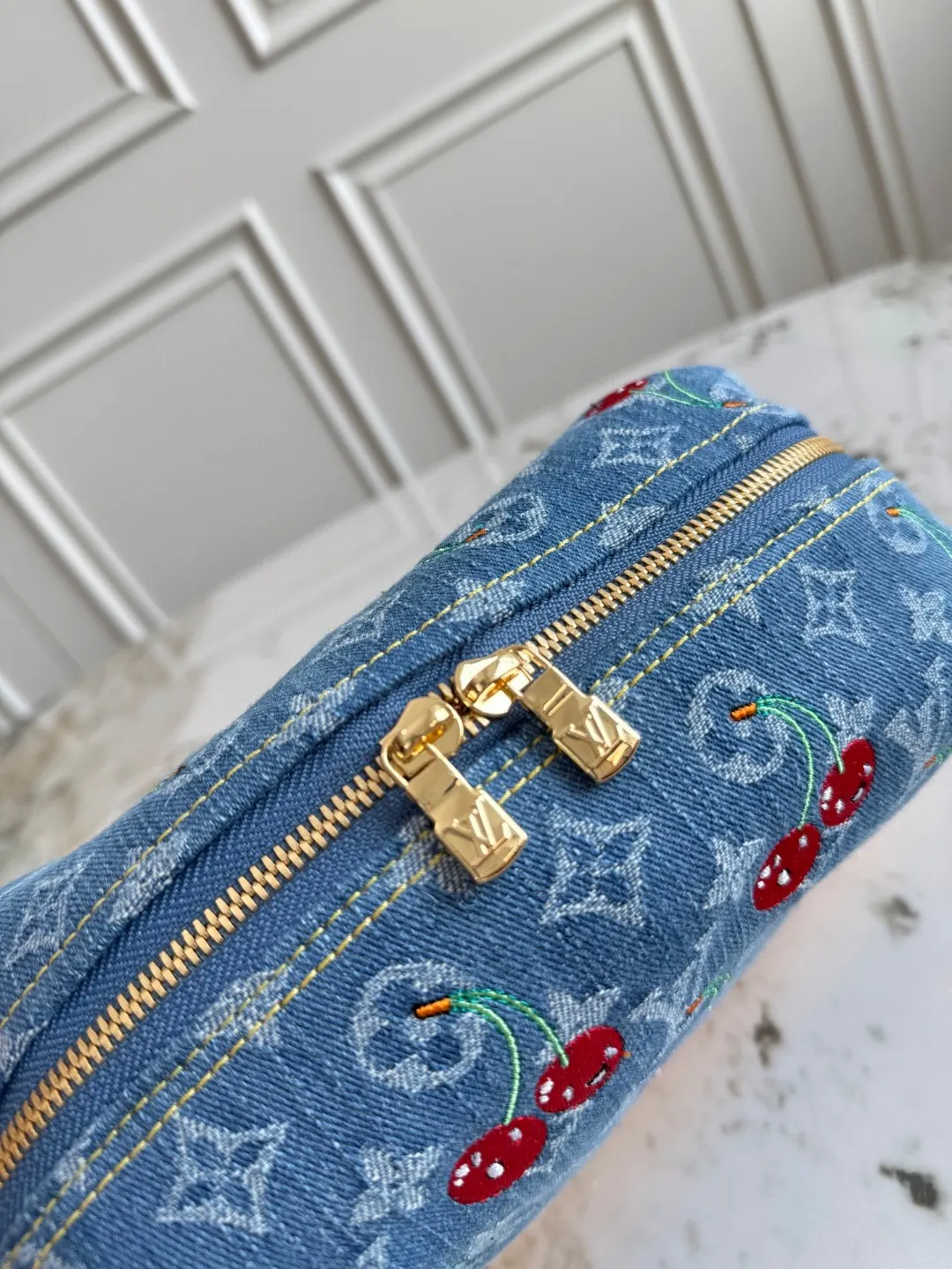 LV 金色 牛仔 Mo化妆包 便携收纳款