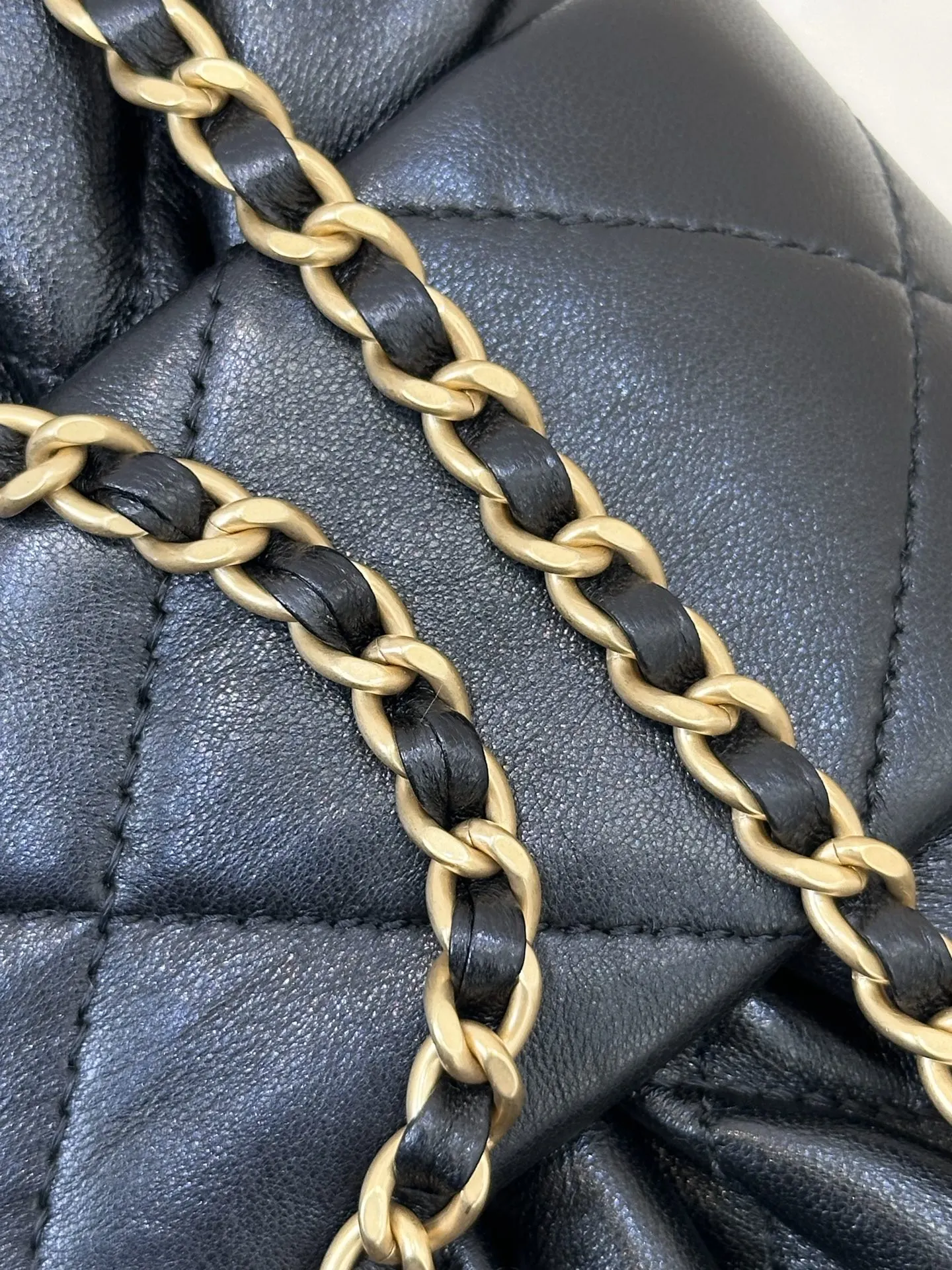 CHANEL 牛仔 羊皮 斜挎包 轻便斜挎款