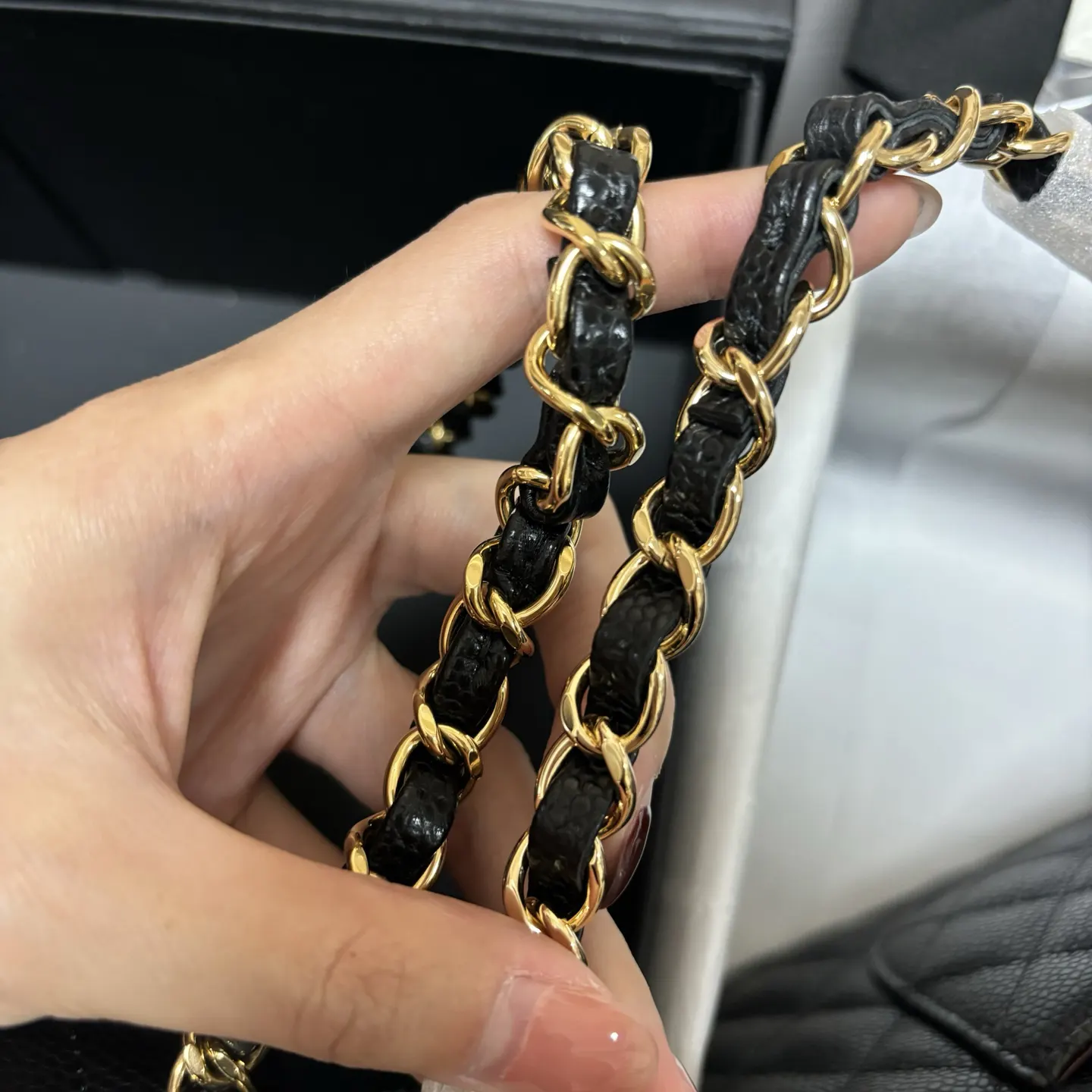 荔枝纹 CF黑金 鱼子酱 荔枝纹Hass 皮 腋下包 復古腋下背款(數字6) 荔枝纹 CF黑金 鱼子酱 荔枝纹Hass 皮 腋下包 復古腋下背款(數字6)