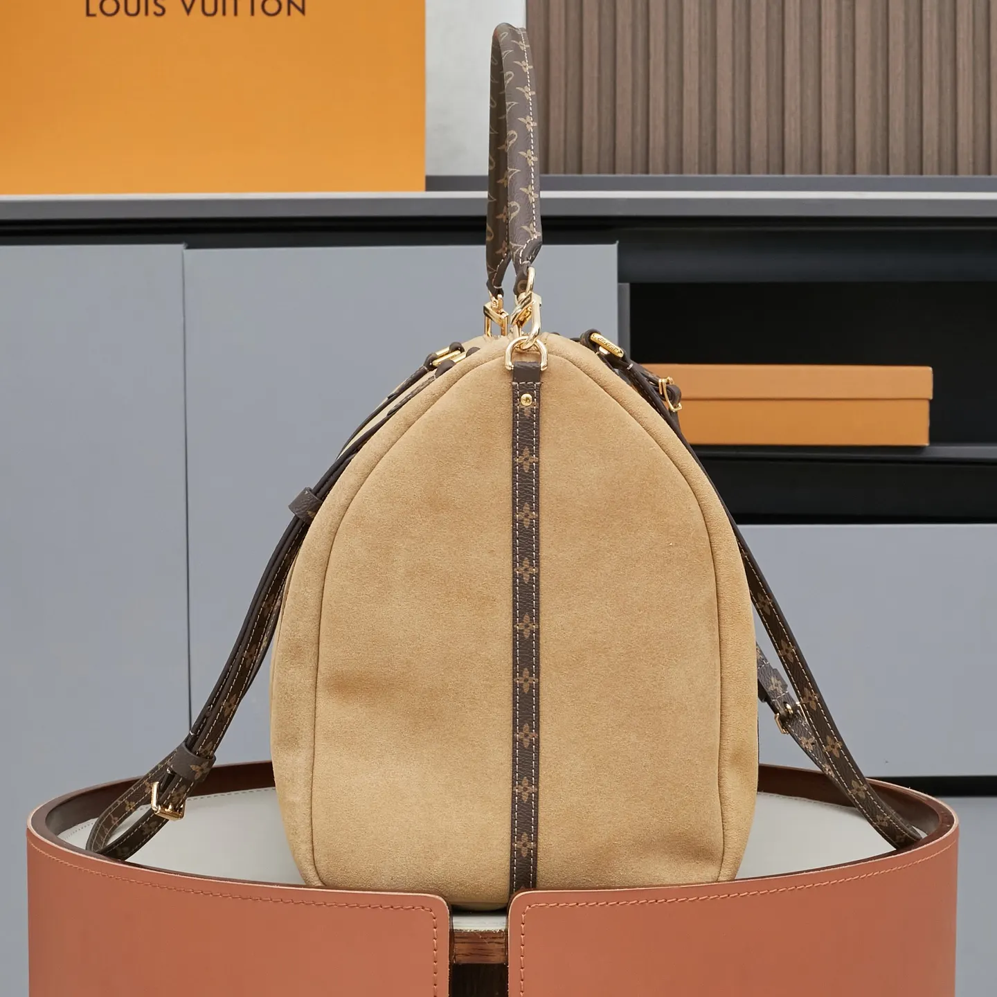 Keepall 牛皮 充裕空间结合灵活背携方式 成就都市旅行者的理想之选 旅行袋 大容量旅行款