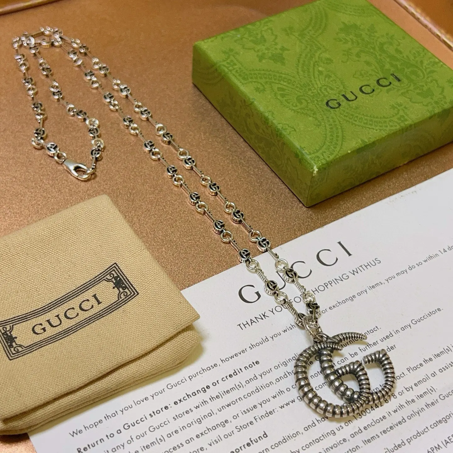 Gucci Chain Bag Shoulder and Crossbody Wear Image 8 Gucci Chain Bag Shoulder and Crossbody Wear Image 8