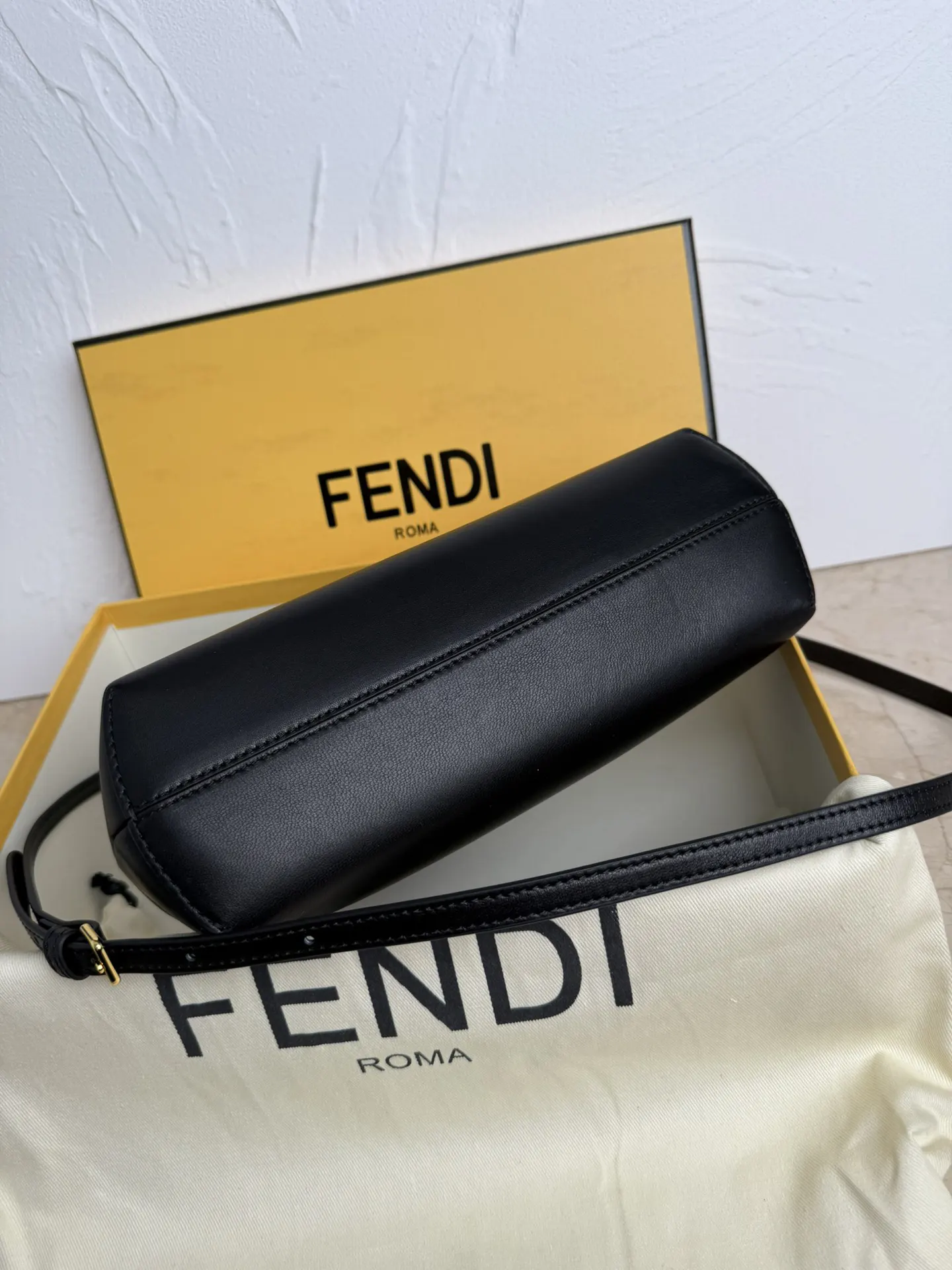 Fendi 粉色 金色 羊皮 手拿包 精致手拿款