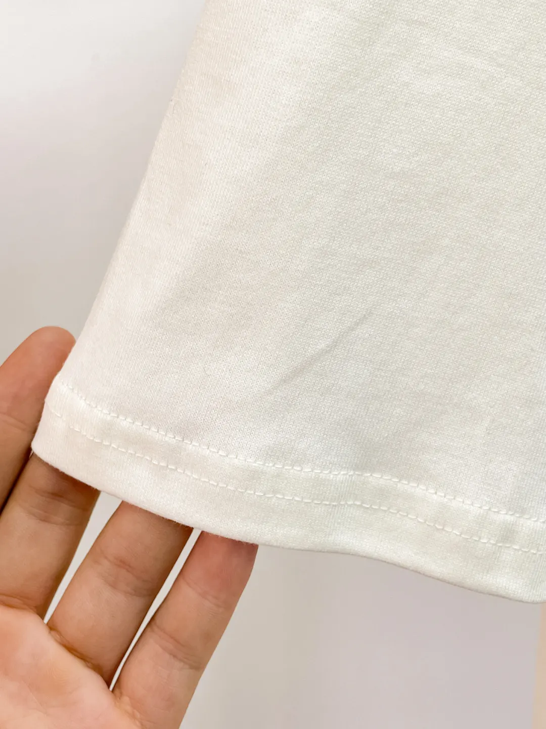 Burberry Embroidery Short Sleeve T-Shirt Casual Versatile Style Image 6 Burberry Embroidery Short Sleeve T-Shirt Casual Versatile Style Image 6