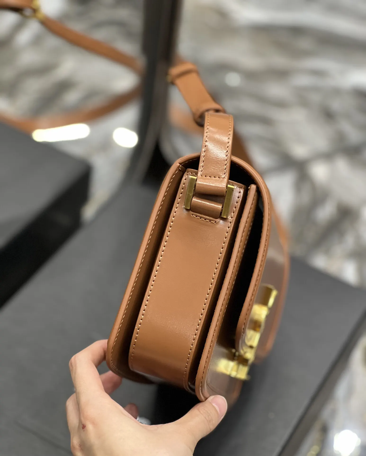 Crossbody Bag Lightweight Leather