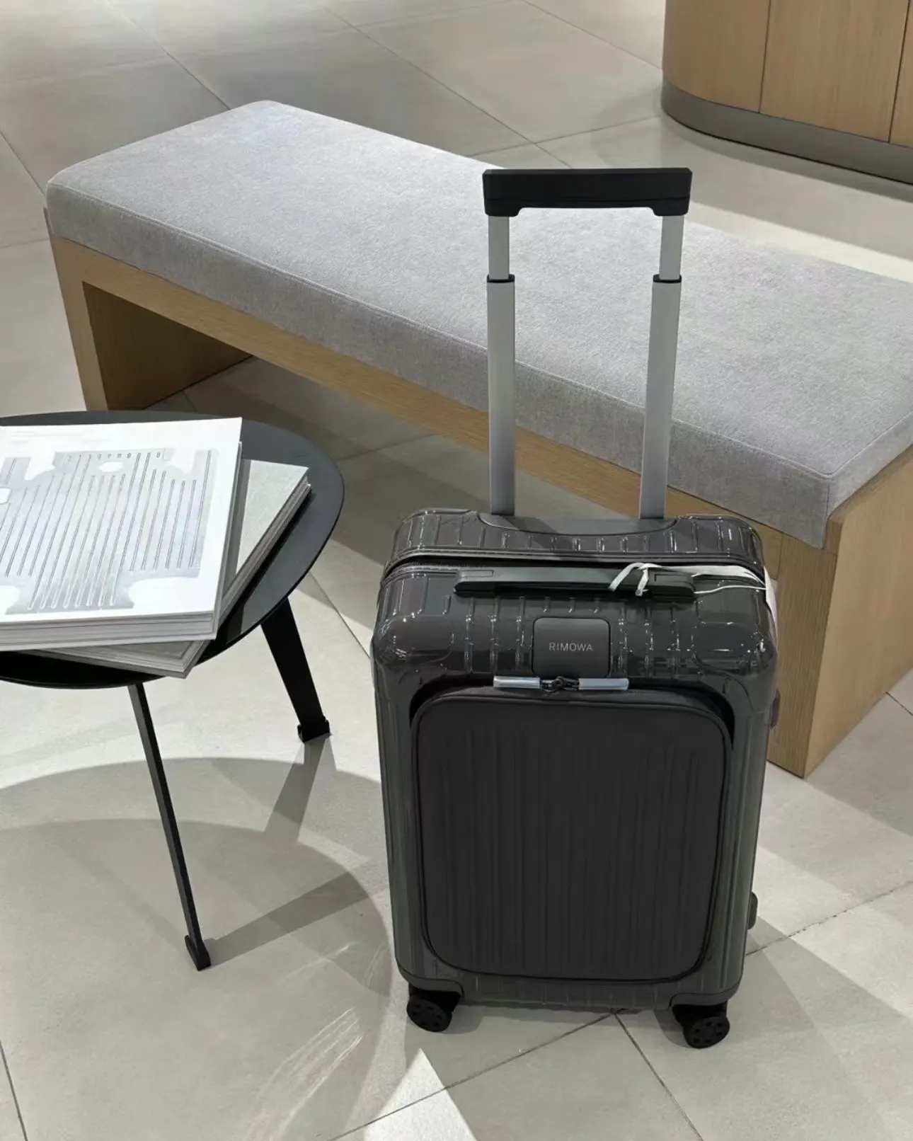 Essential Sleeve 系列 经常出差 需 行李箱 旅行拉杆款 轻便出行款