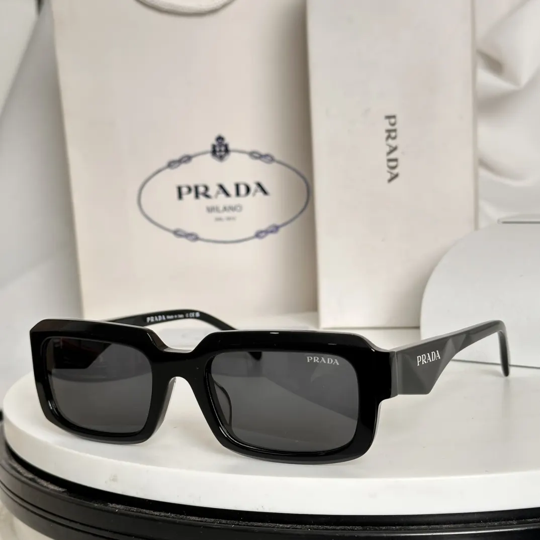 Prada PRA27S 太阳镜